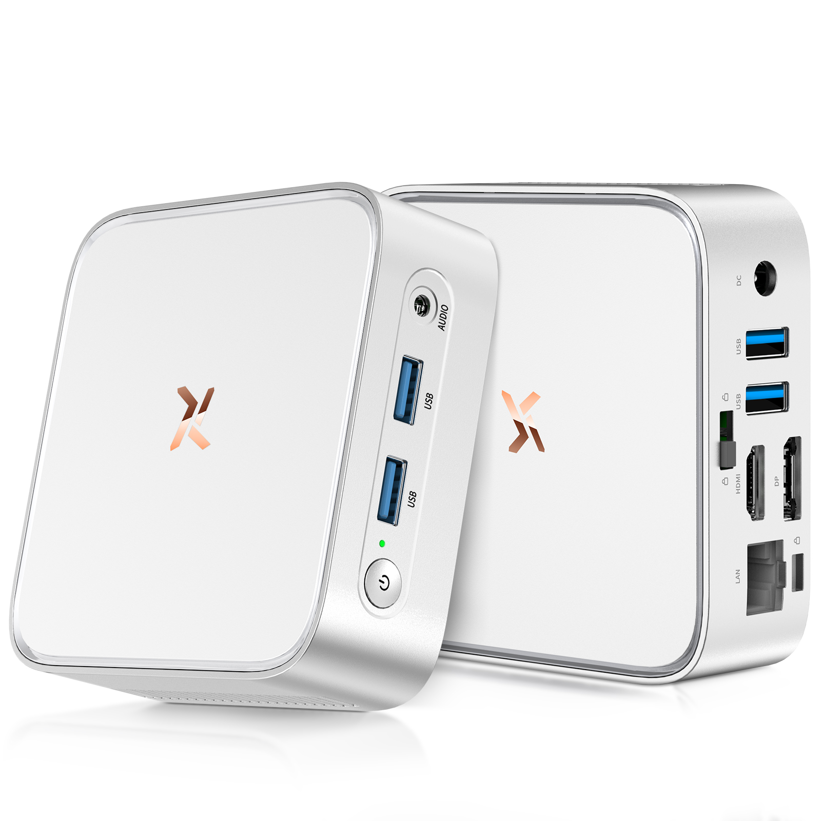 Zwei weiße Mini-PCs nebeneinander, mit Anschlüssen auf der Rückseite und Seite.