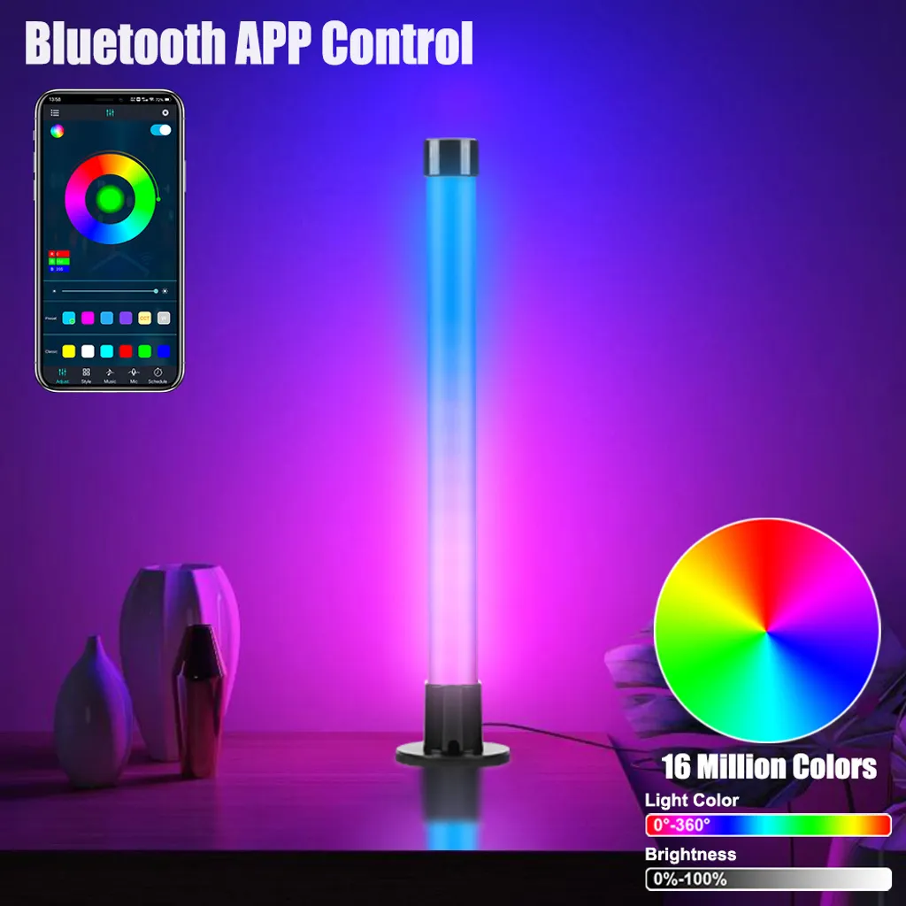 Eine vertikale Röhrenlampe mit Farbverlauf von Blau zu Pink, gesteuert per App.