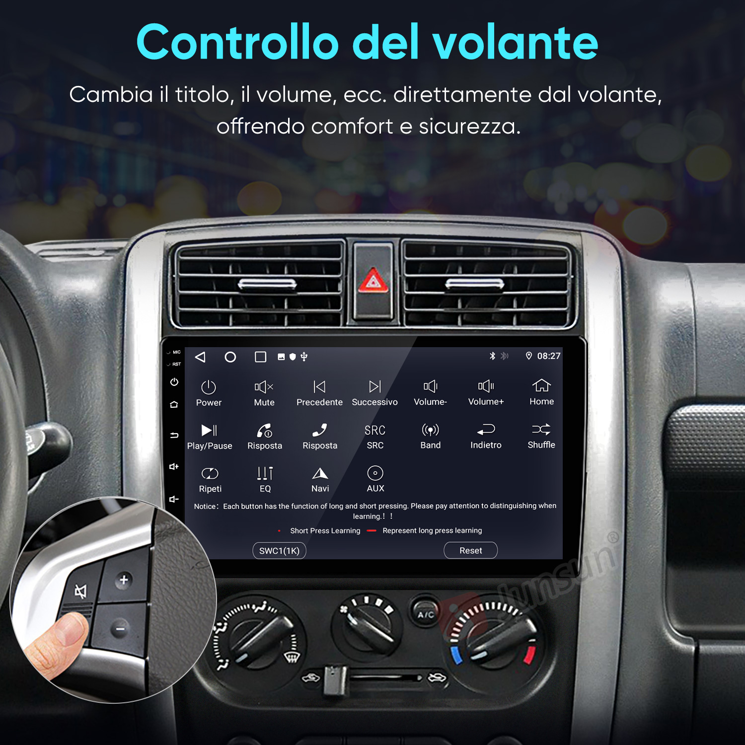 Un uomo preme un pulsante sul volante di un'auto; l'autoradio mostra le opzioni.