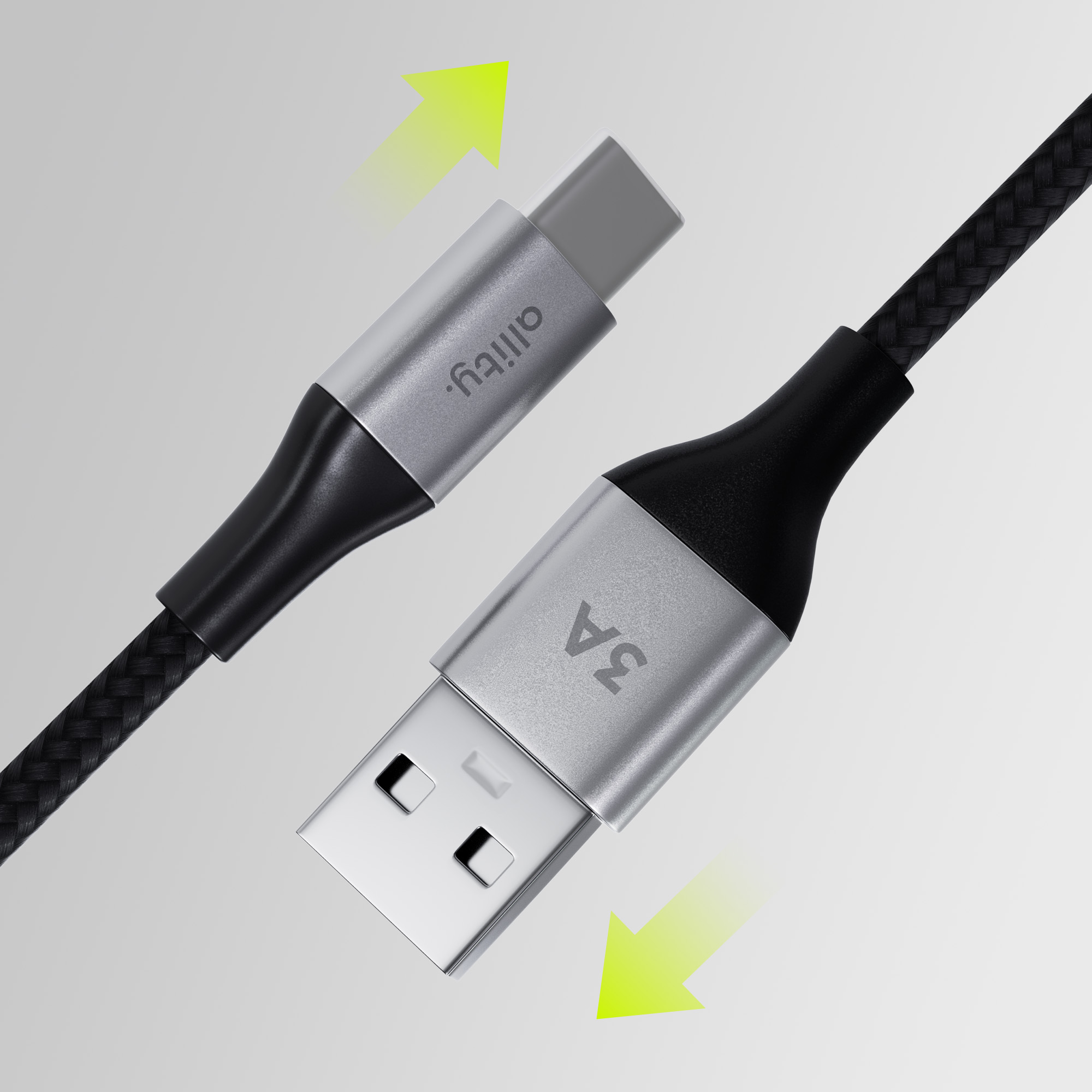 Un connettore USB-A argentato e un connettore USB-C con cavo nero.