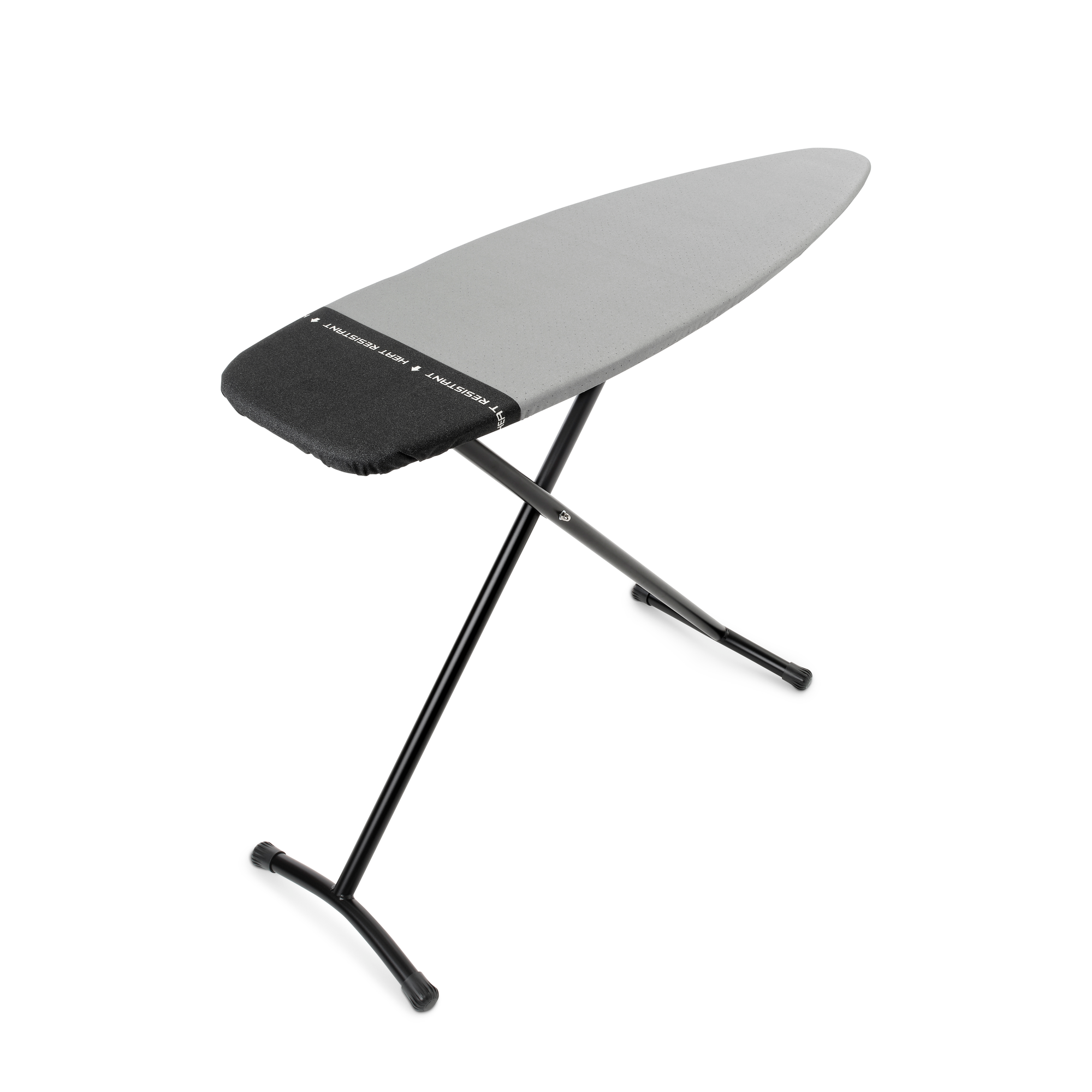Planche à repasser grise avec bordure noire et pieds en métal sur fond blanc.