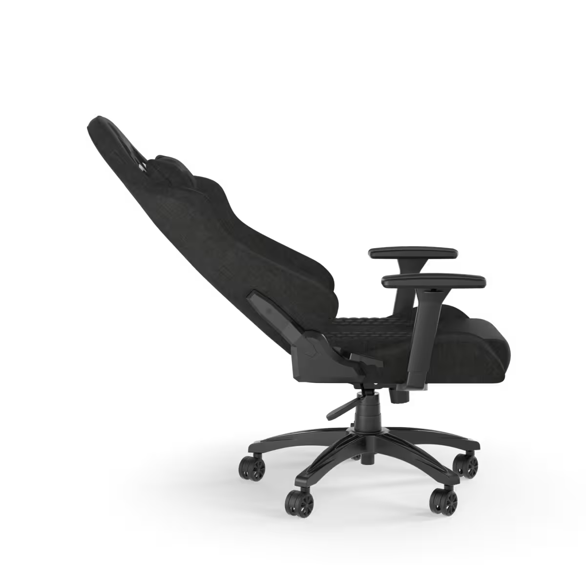 Ein schwarzer Gaming-Stuhl mit verstellbarer Rückenlehne und Armlehnen auf Rollen.