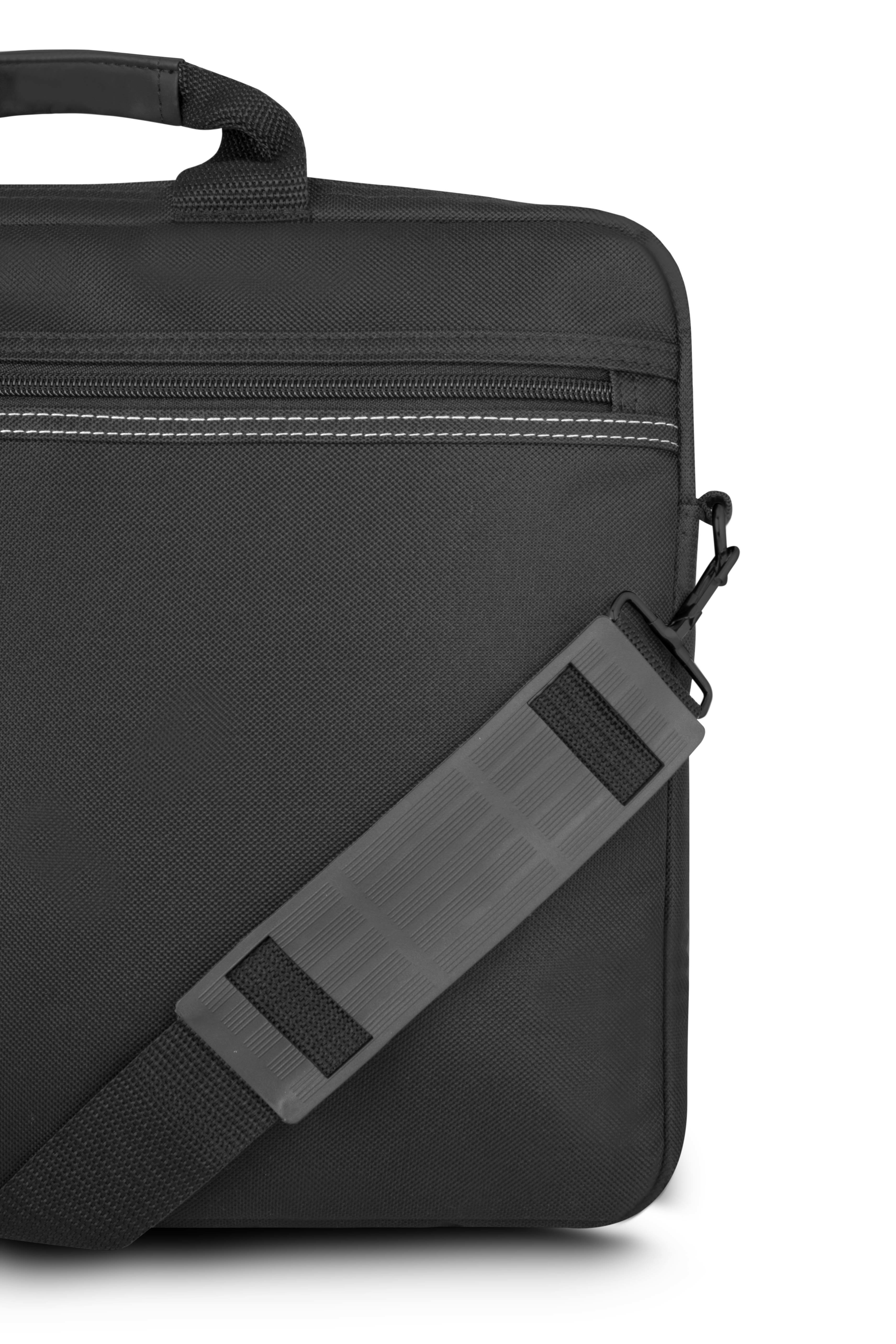 Primo piano di una borsa nera con cerniera e manico.