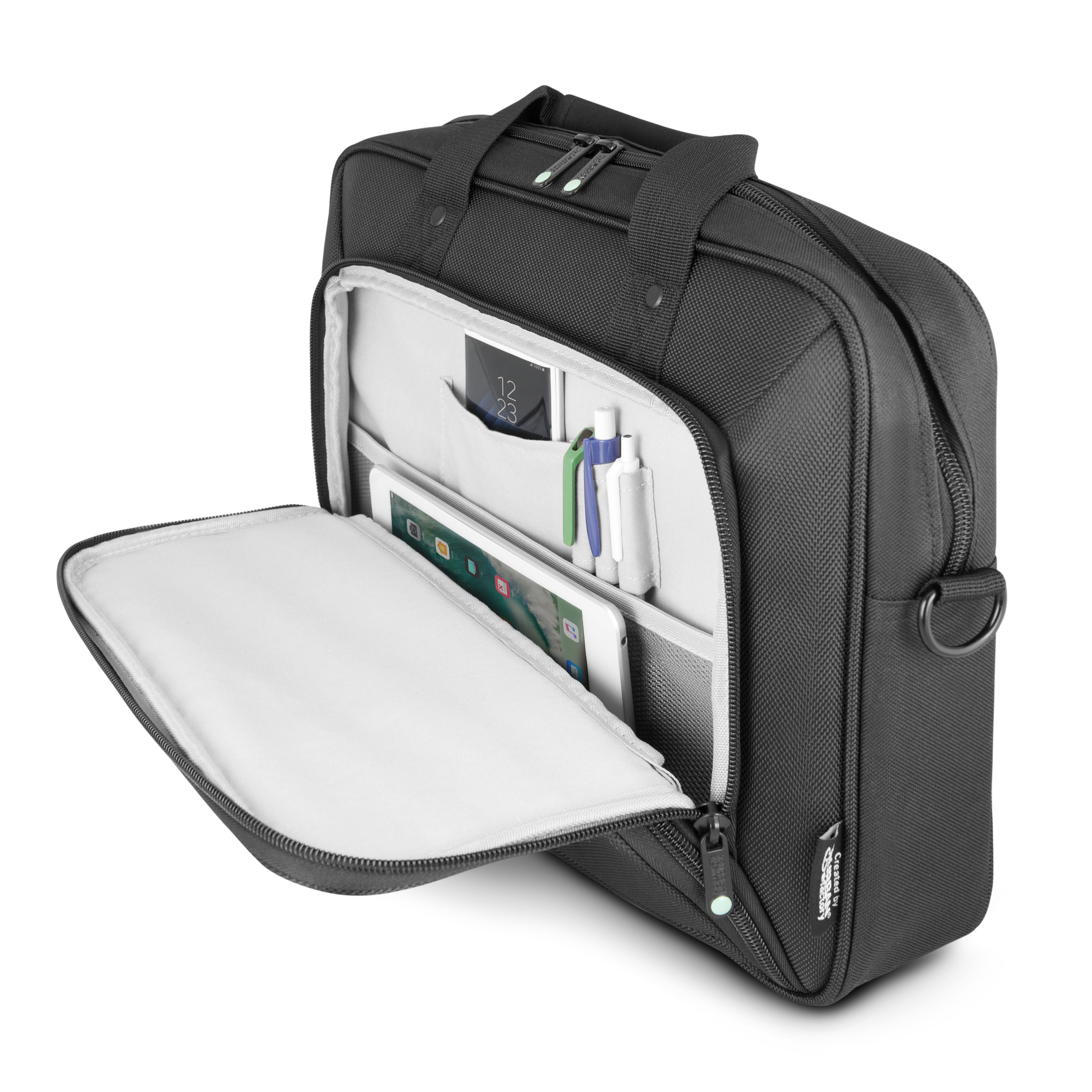 Schwarze Laptoptasche mit offenem Fach, Tablet, Smartphone und Stiften.