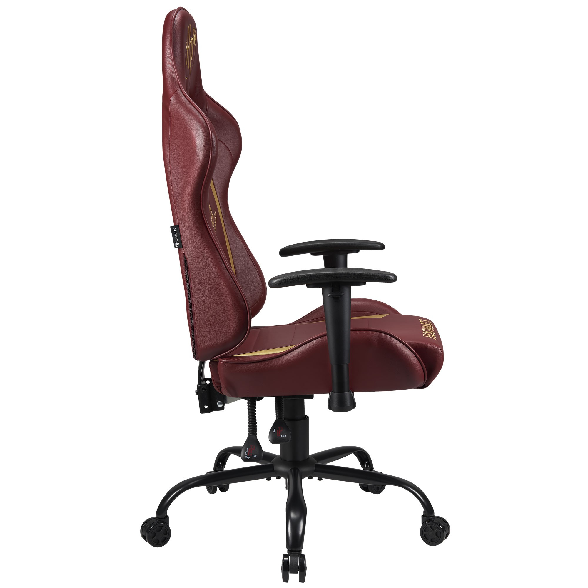 Ein roter Gaming-Stuhl mit goldenen Akzenten und Armlehnen, von der Seite gesehen.