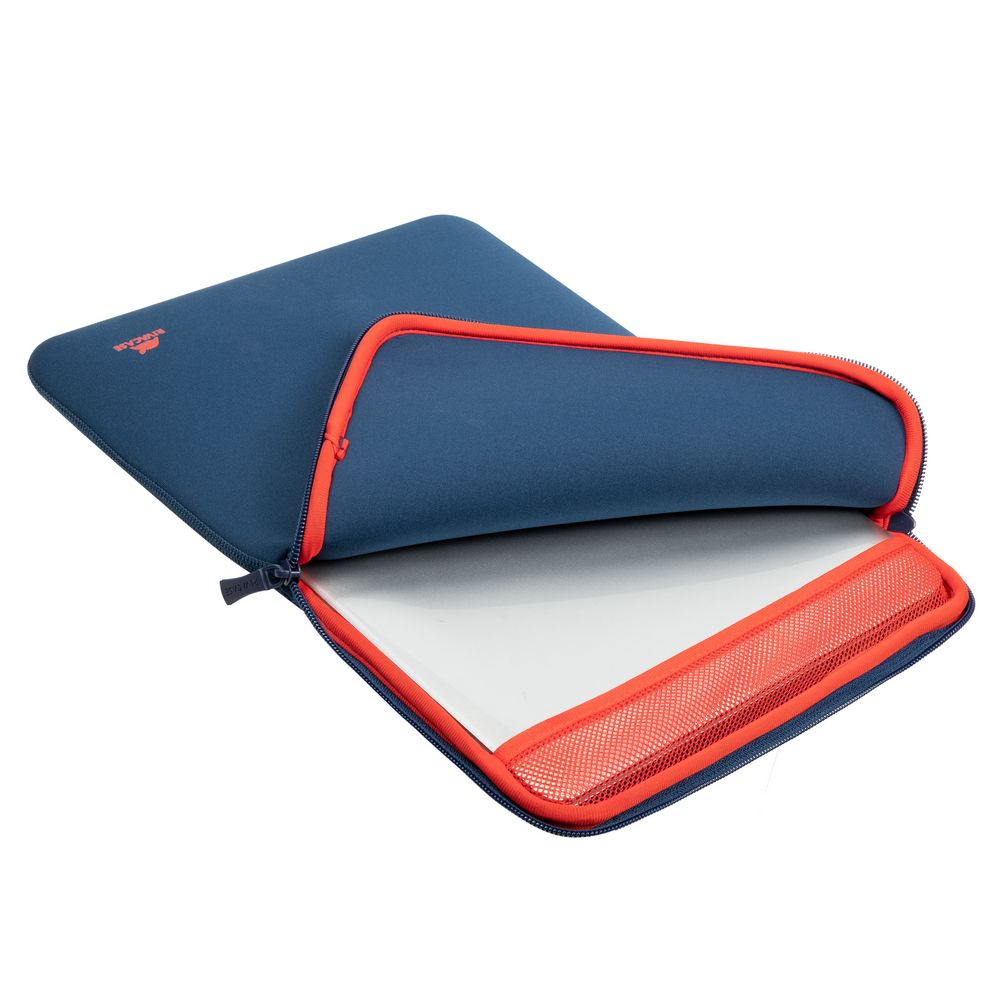 Custodia blu scuro per laptop con cerniera rossa e dettagli in mesh.