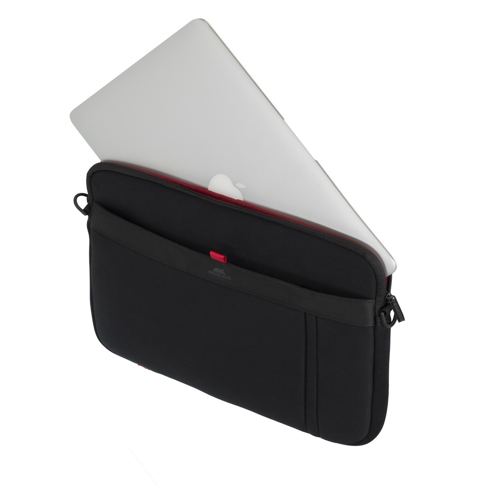 Srebrny laptop jest wsuwany do czarnego etui na laptopa z czerwonym zamkiem.