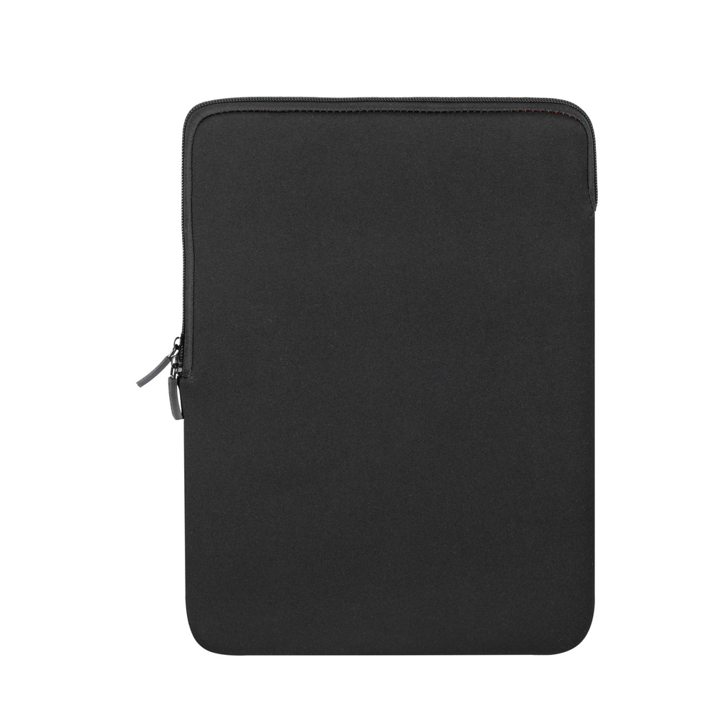 Una custodia nera per laptop con cerniera su sfondo bianco.