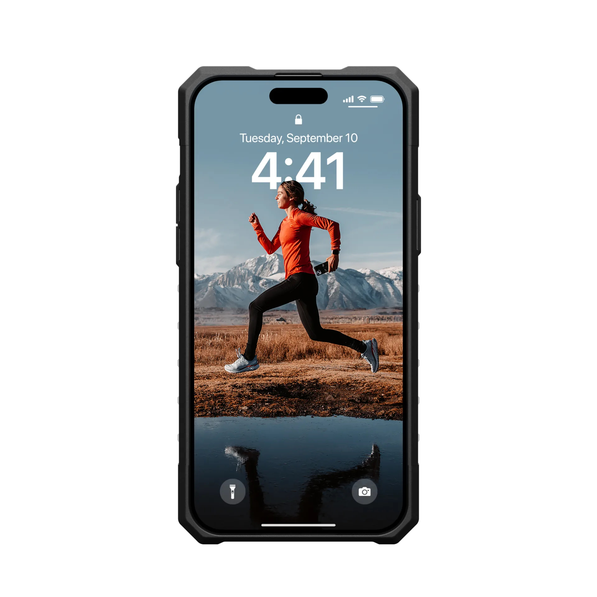 Blocco schermo iPhone: donna che corre davanti a montagne, ore 4:41.