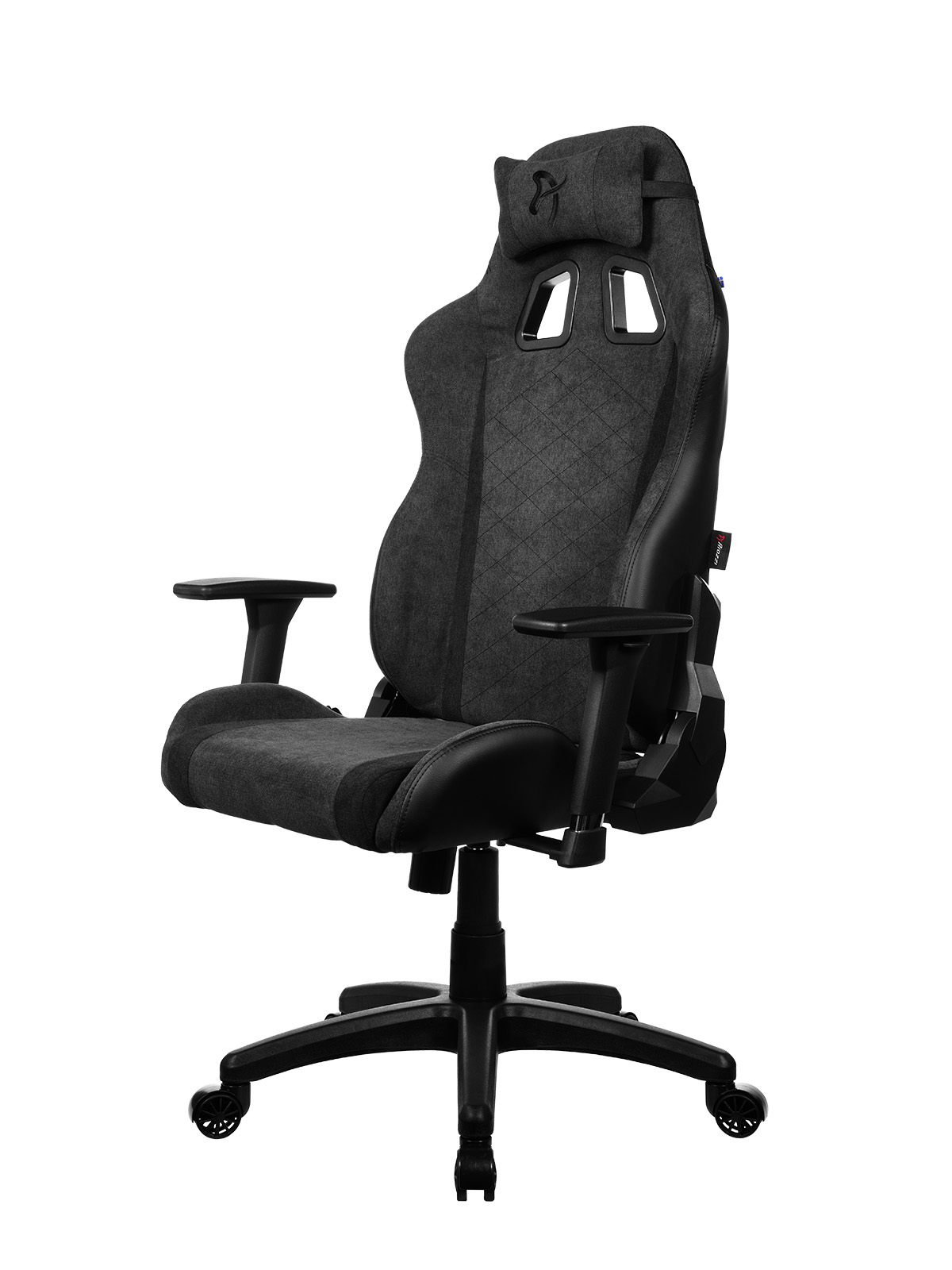 Una sedia da gaming nera con poggiatesta e tessuto a rombi.