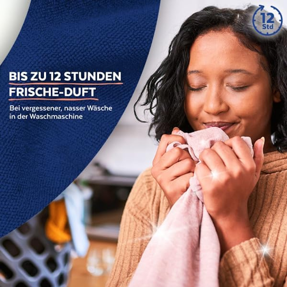 Frau riecht an einem rosa Stoff. Blaue Fläche mit Text und 12 Std. Logo.