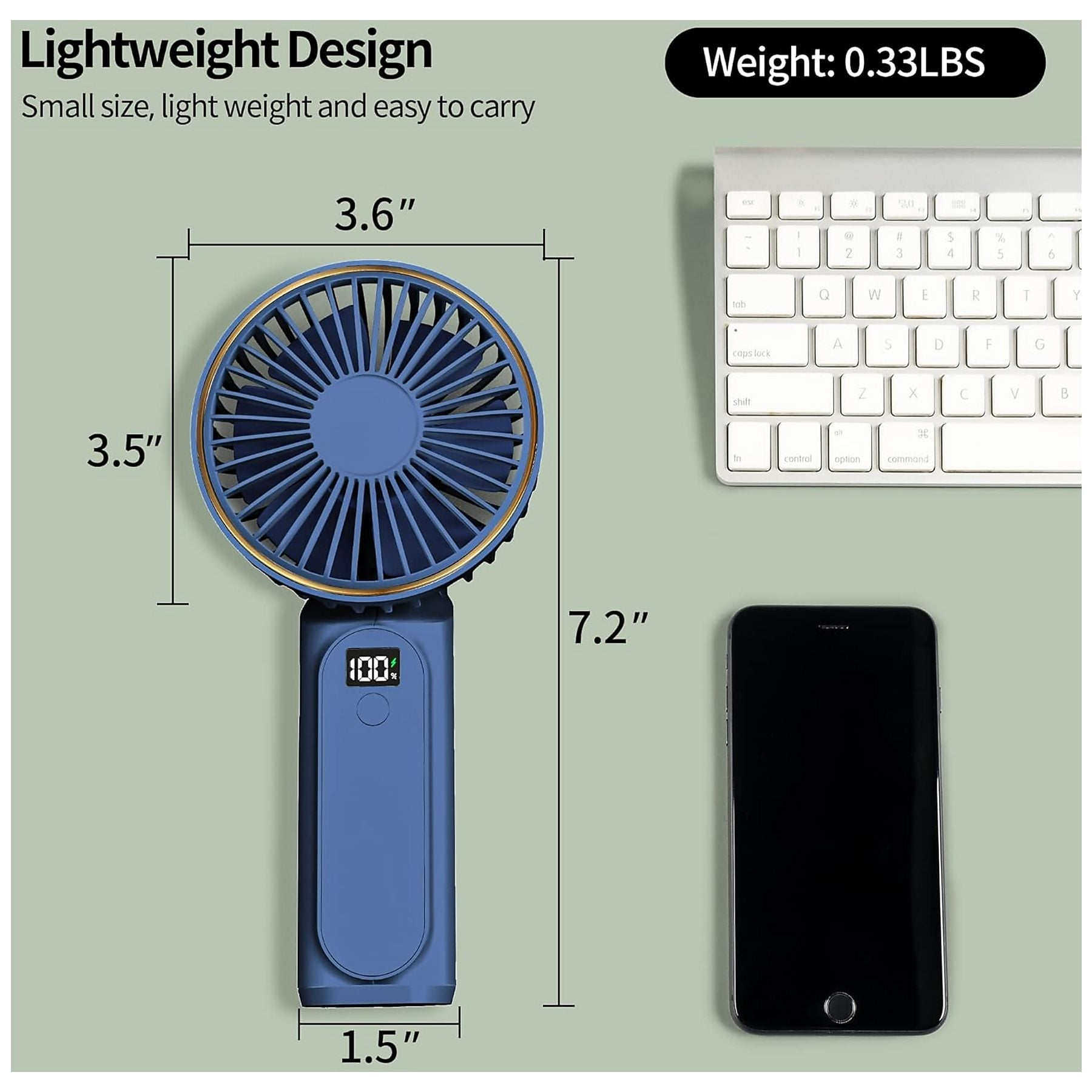 Ein blauer Handventilator mit digitalen Anzeige neben Tastatur und Smartphone.