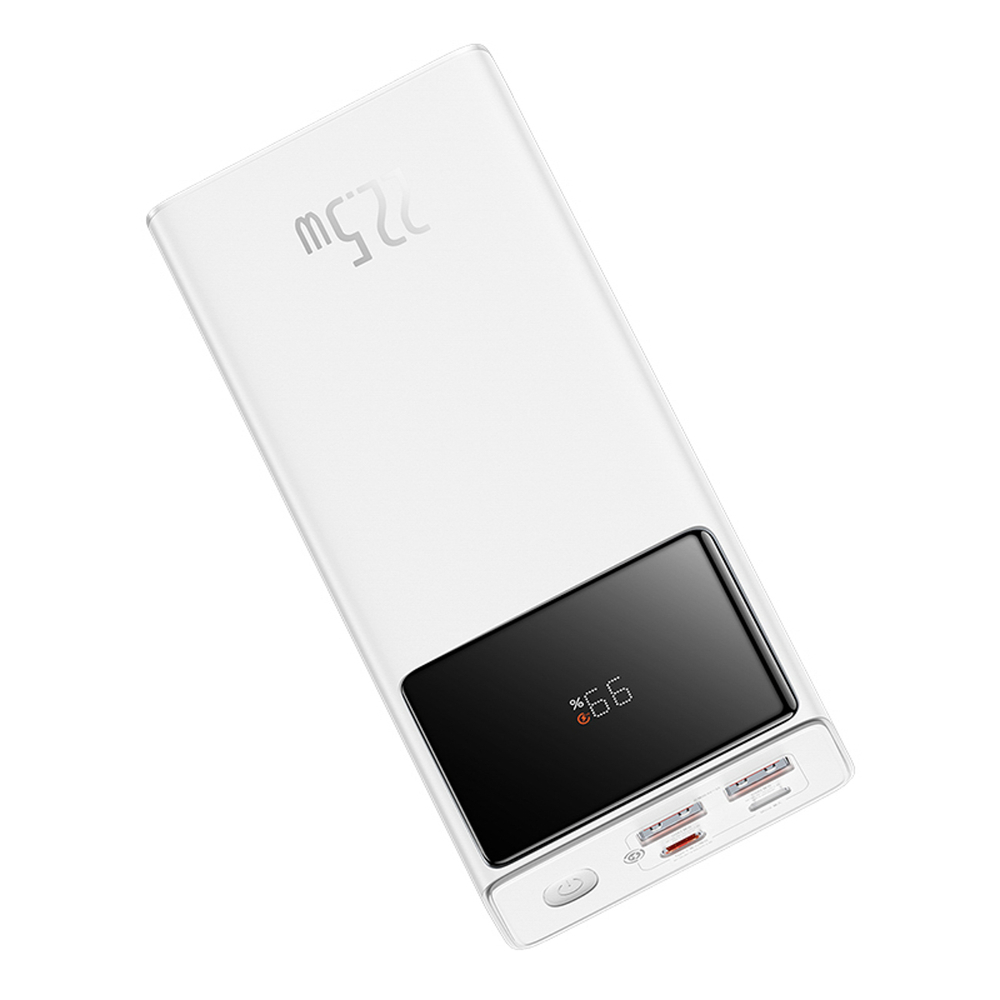 Un power bank bianco con display digitale che mostra il 99% di carica e due porte USB.