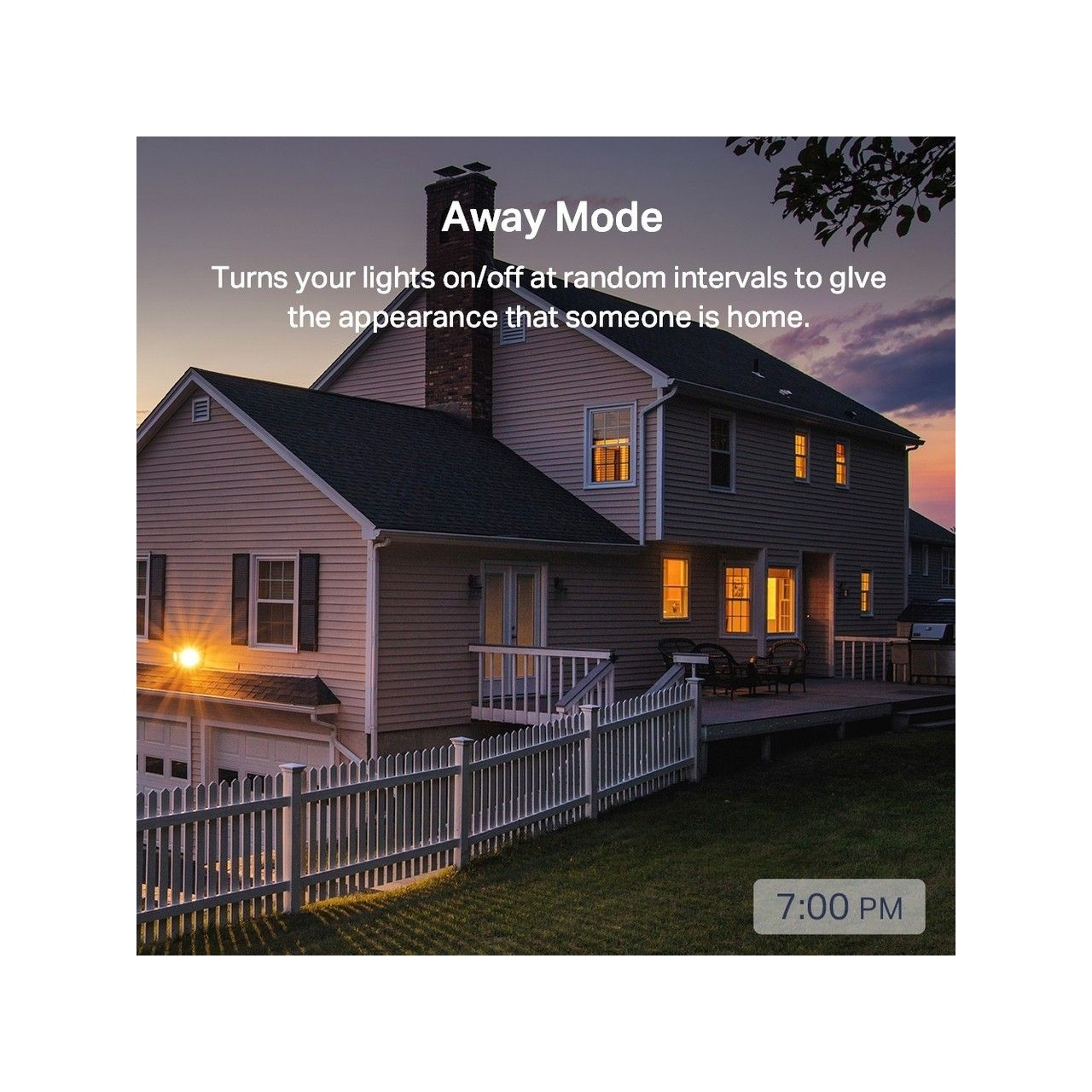 Huis in de schemering met verlichting aan, hek op voorgrond, tekst 'Away Mode'.