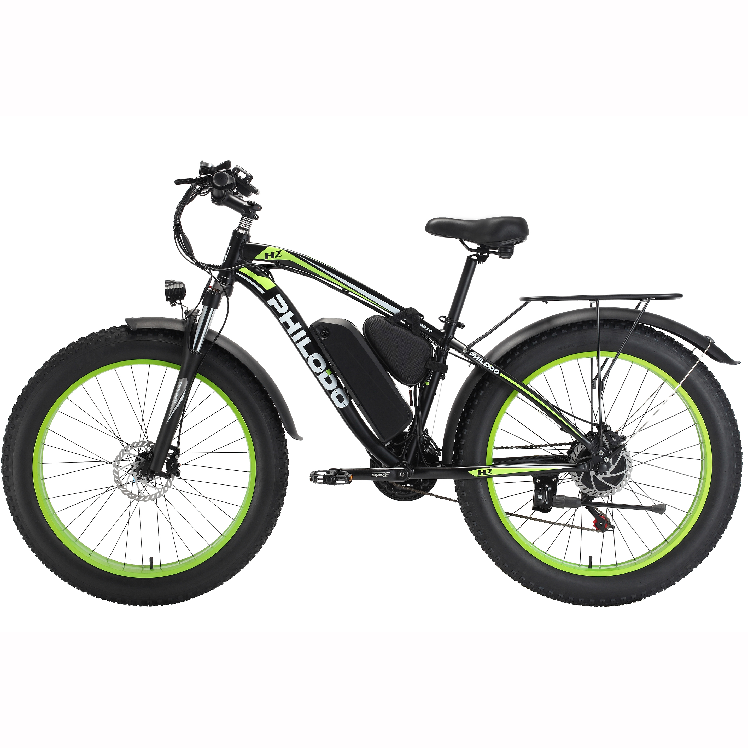 Czarny rower elektryczny typu fat bike z zielonymi obręczami i bagażnikiem.