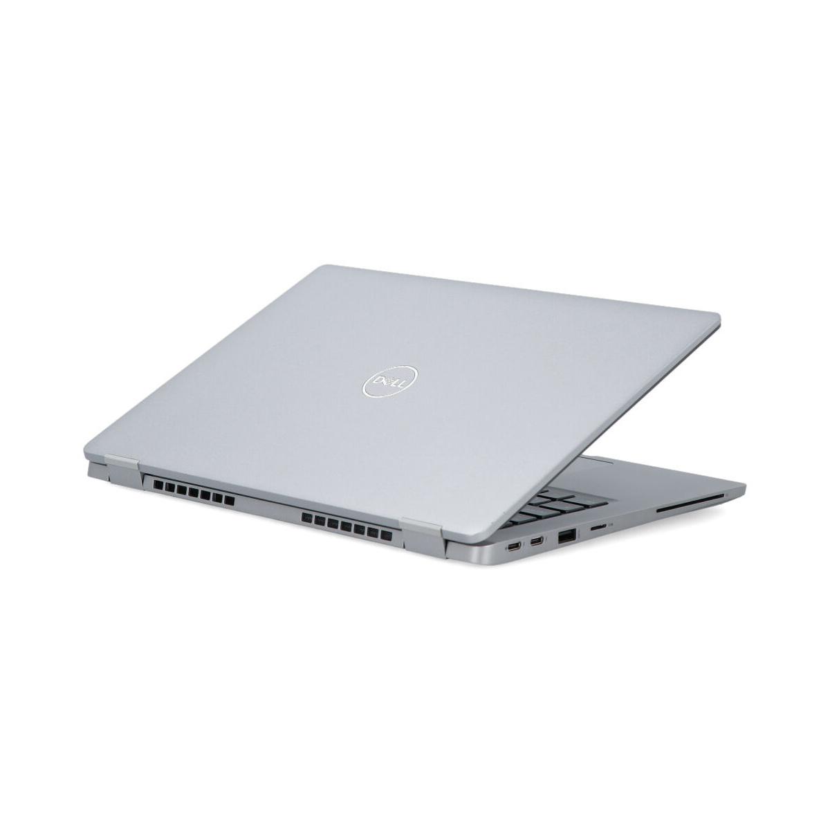 Ein silberner Dell Laptop ist auf weißem Hintergrund geöffnet.