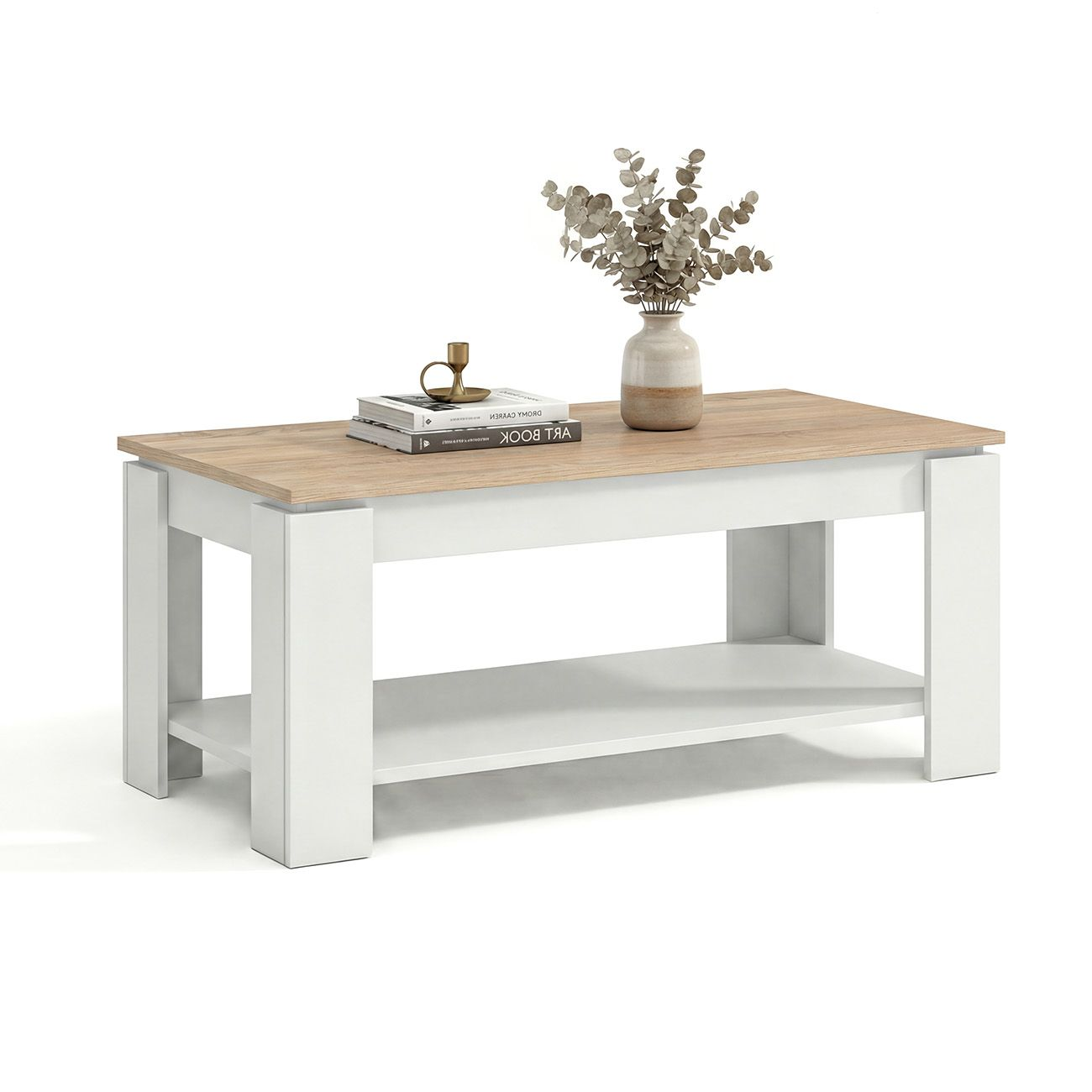Mesa de centro blanca con tablero de madera, dos libros, candelero y jarrón con ramas.