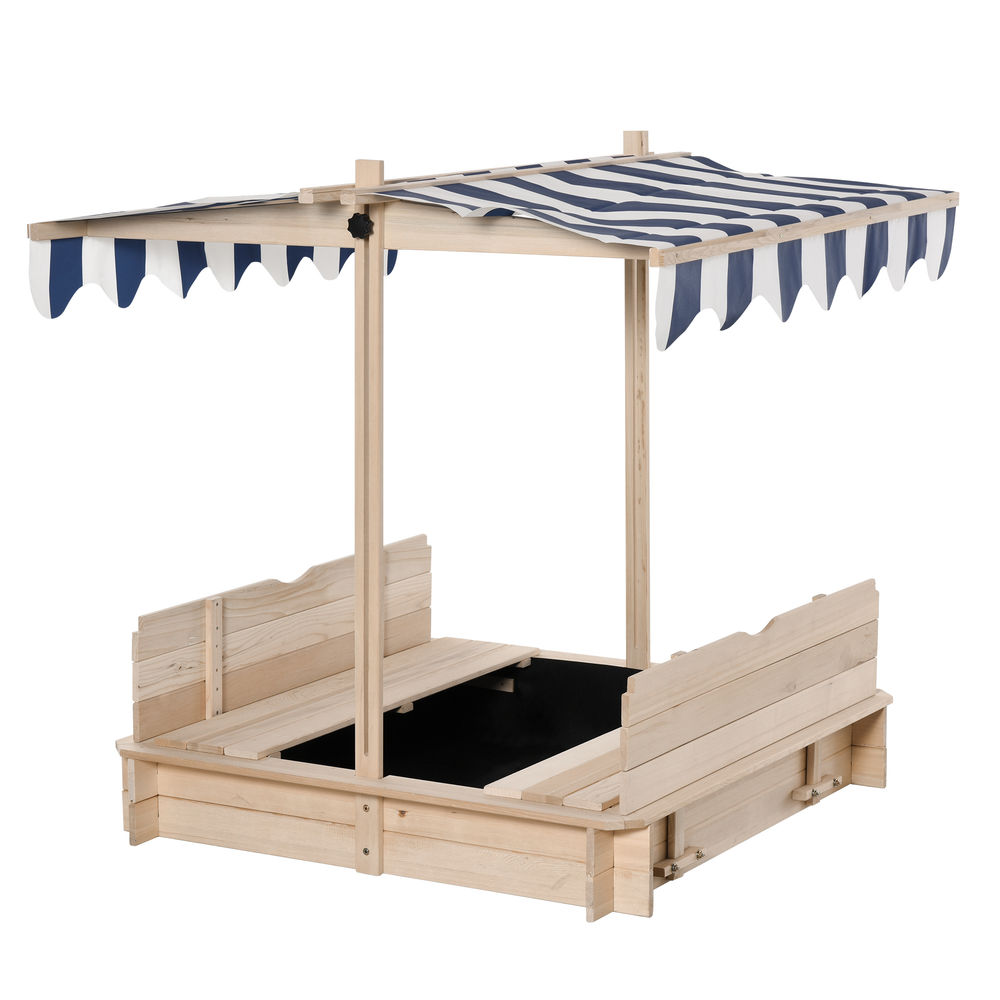 Arenero de madera con toldo a rayas azules y blancas y bancos.