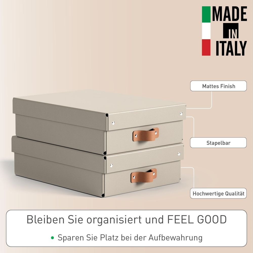 Zwei graue Aufbewahrungsboxen mit Ledergriffen, gestapelt. Made in Italy.