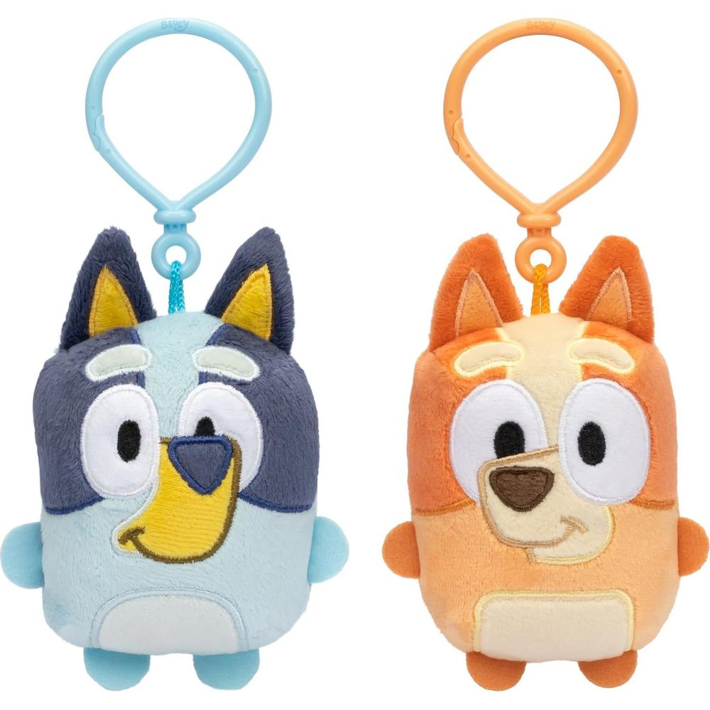Due peluche, Bluey e Bingo, con anelli per appenderli.