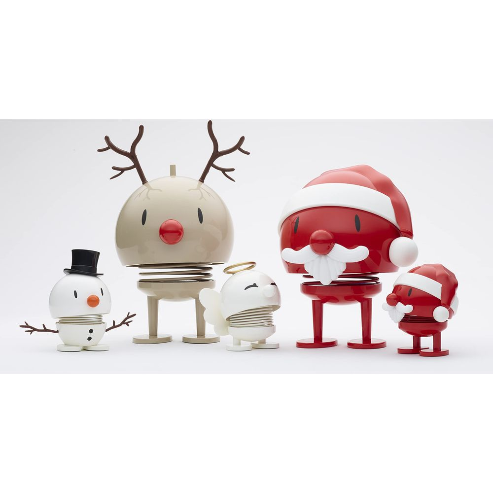 Cinque figure natalizie: pupazzo di neve, renna, angelo, Babbo Natale grande e piccolo.