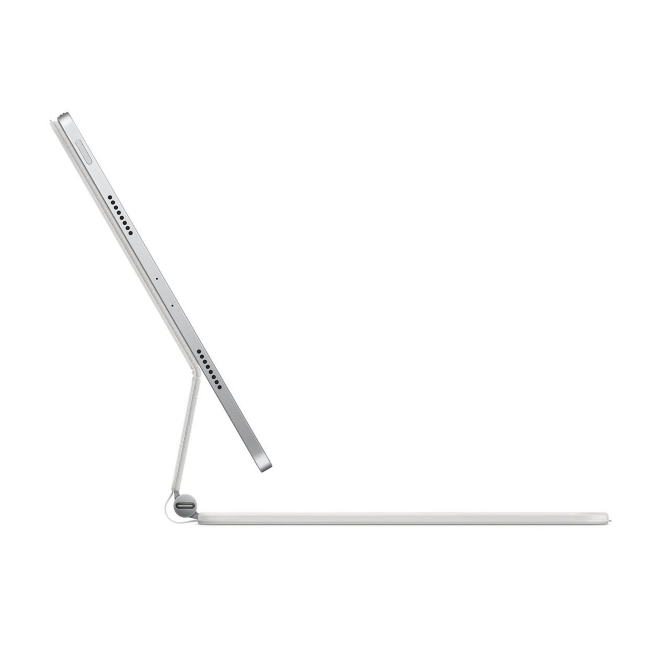 Ein silbernes Tablet mit einem weißen Ständer, das auf einem weißen Hintergrund steht.