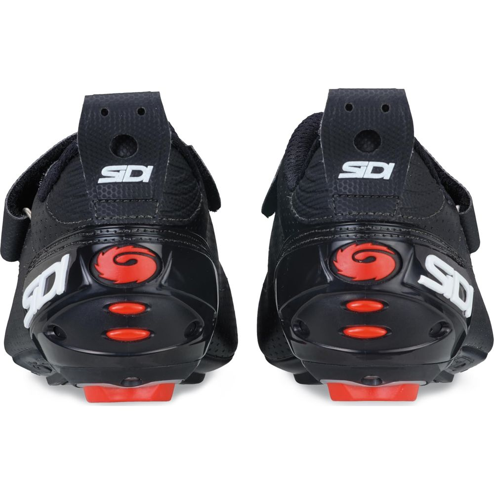 Schwarze Radschuhe mit roten Akzenten und Sidi-Logo.
