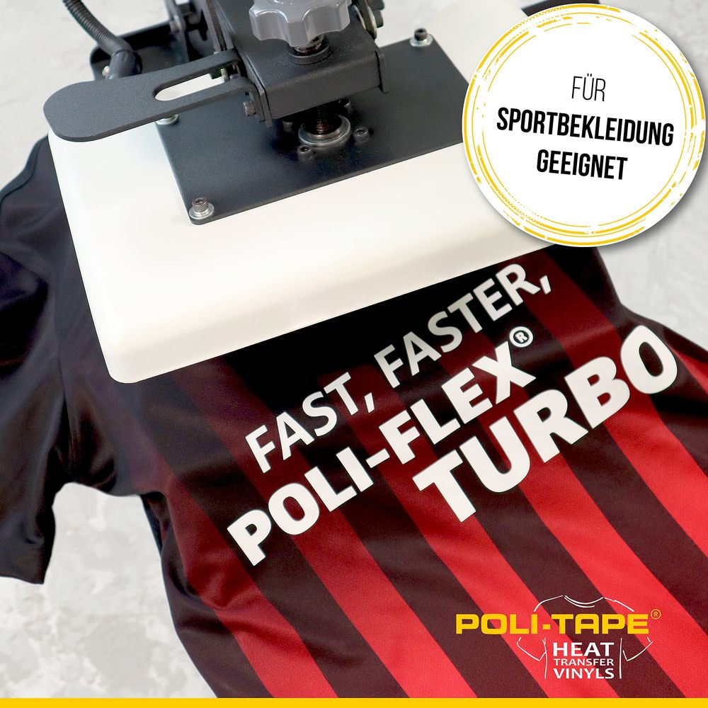 Eine Heißpresse mit einem rot-schwarzen T-Shirt mit weißem Aufdruck.
