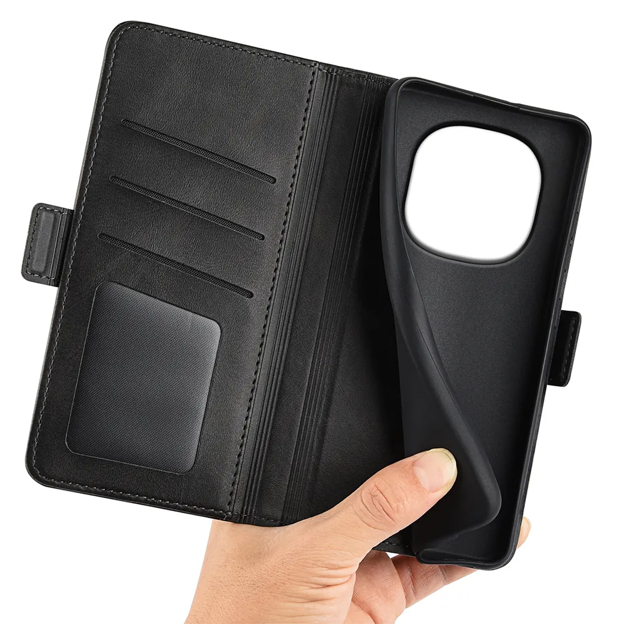 Étui à rabat en cuir noir avec fentes pour cartes et support de téléphone souple.