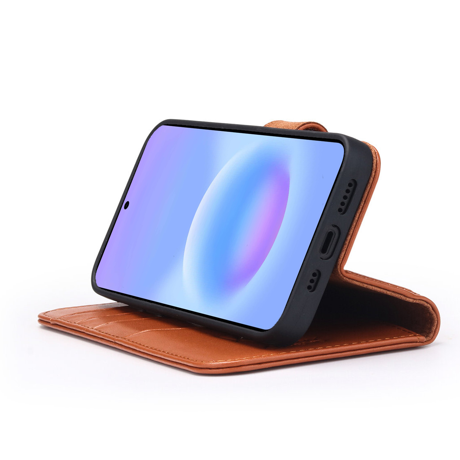 Een bruine flip telefoonhoes met een smartphone die een blauwe en paarse achtergrond toont.