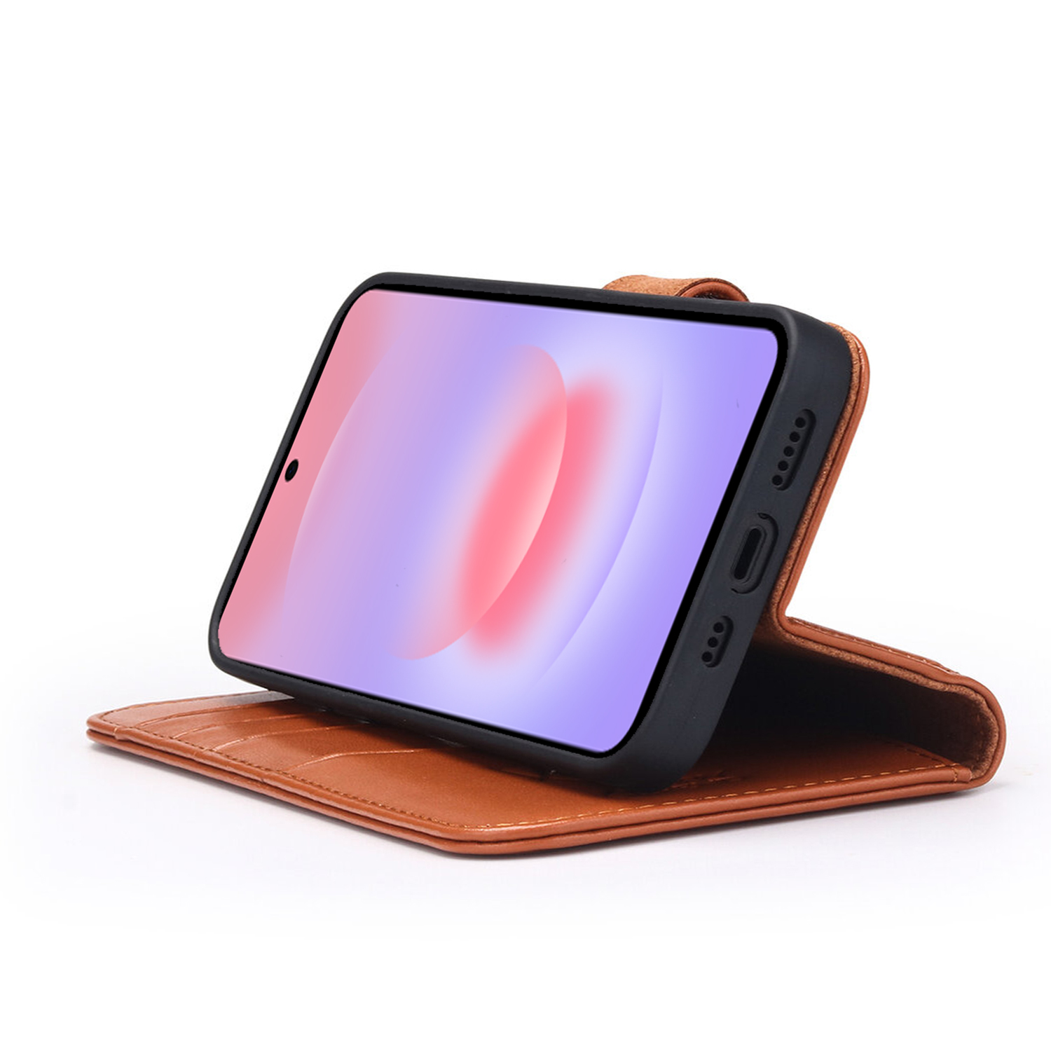 Een bruine leren portemonneehoes met een smartphone met paars en rood scherm.