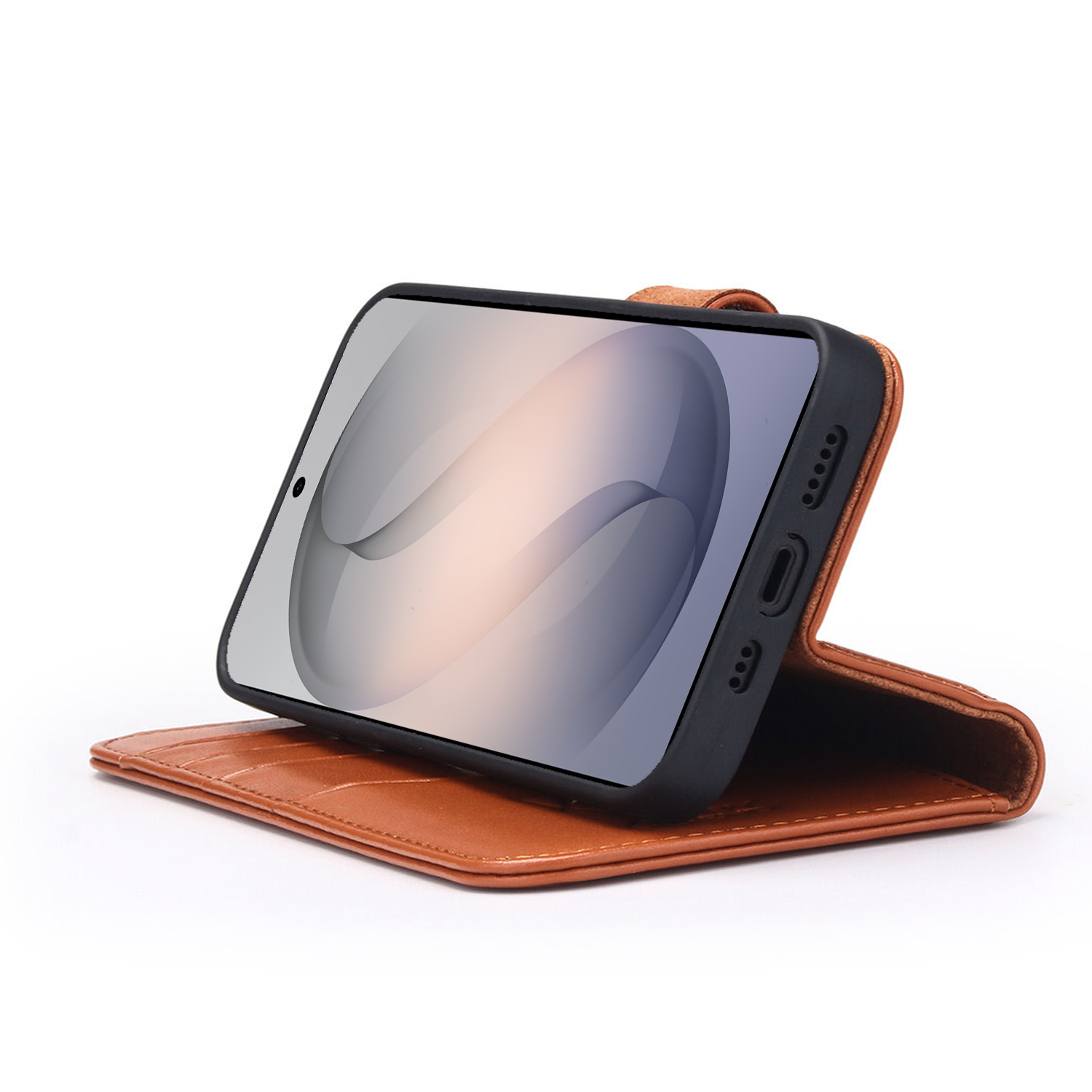 Bruine leren portemonnee telefoonhoes met zwarte telefoon erin, open getoond.