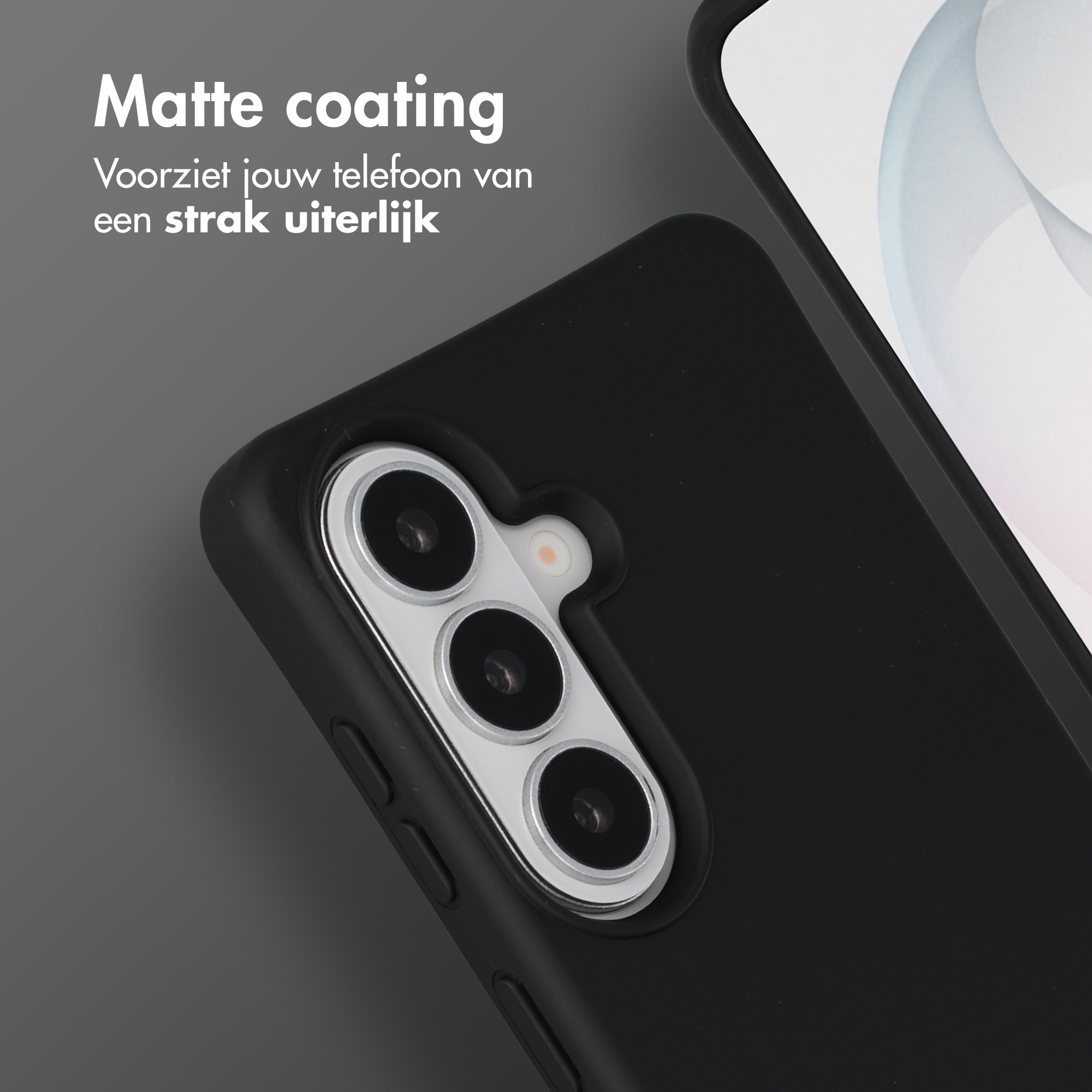 Zwarte telefoonhoes met matte afwerking en cameralenzen.