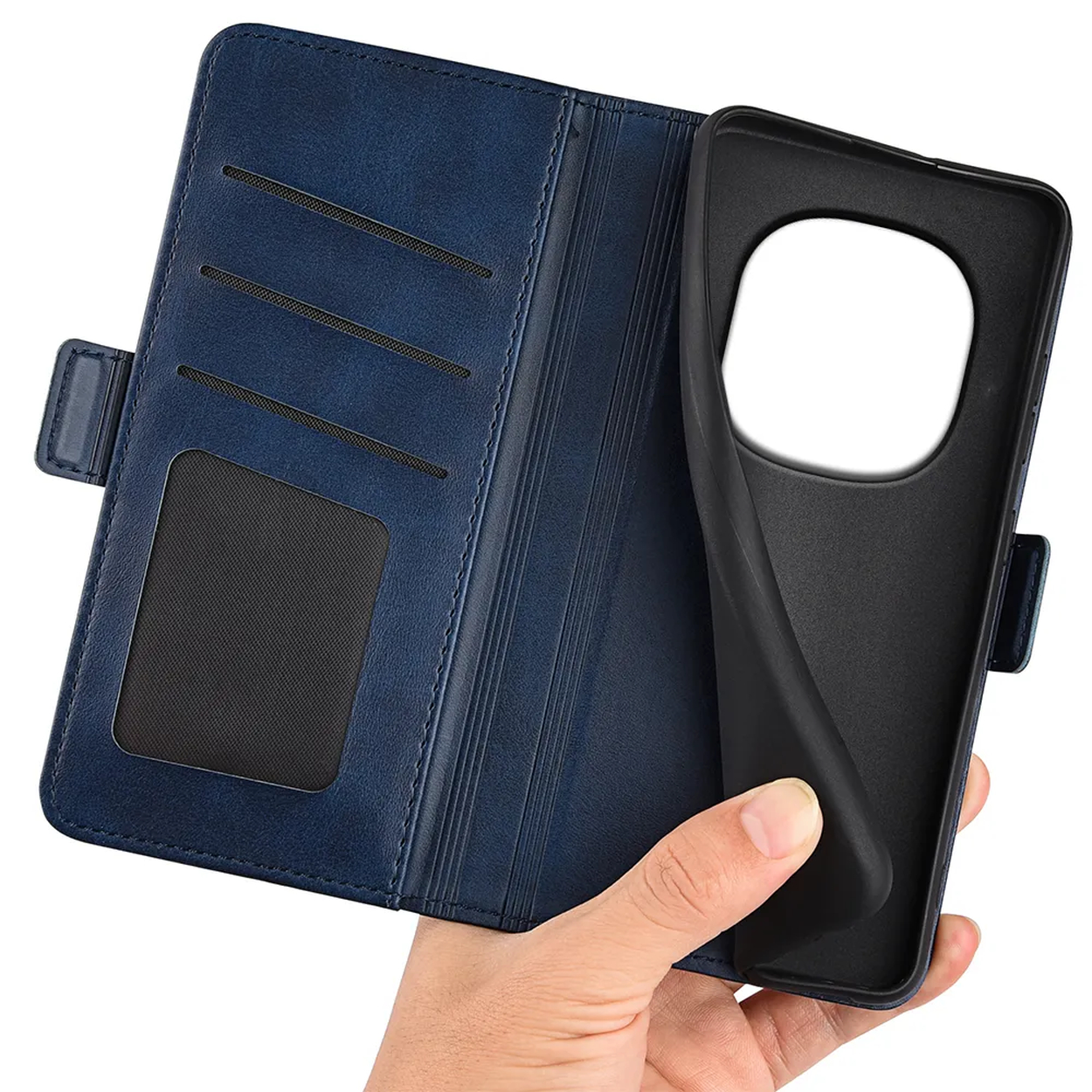 Un étui portefeuille en cuir bleu est ouvert, montrant des fentes pour cartes et un cadre intérieur noir.