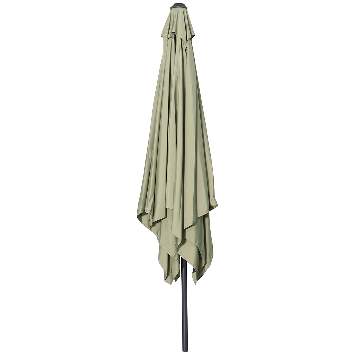 Een gesloten lichtgroene parasol op een zwarte standaard, geïsoleerd op witte achtergrond.