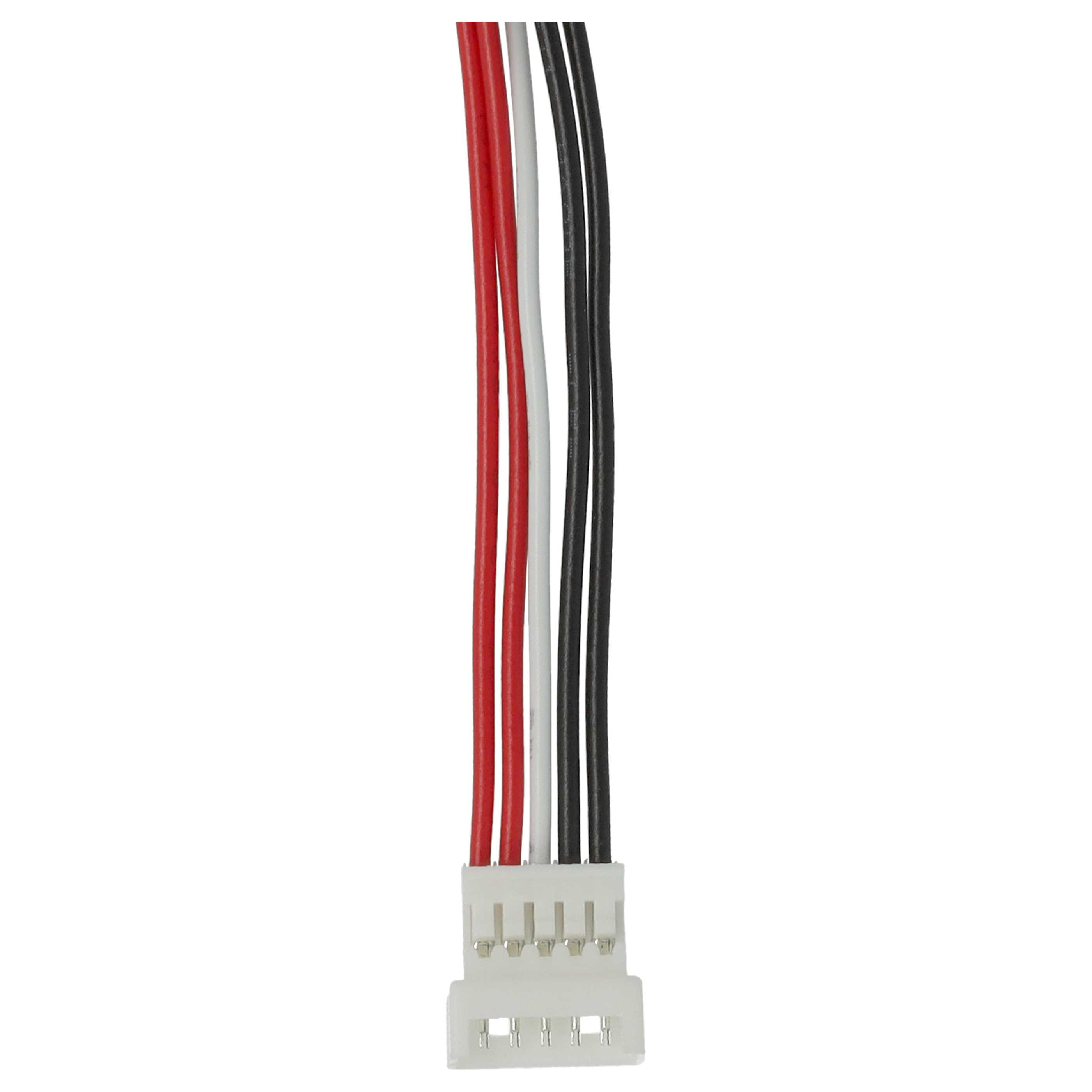 Vier Kabel (rot, weiß, schwarz, schwarz) stecken in einem weißen Stecker.