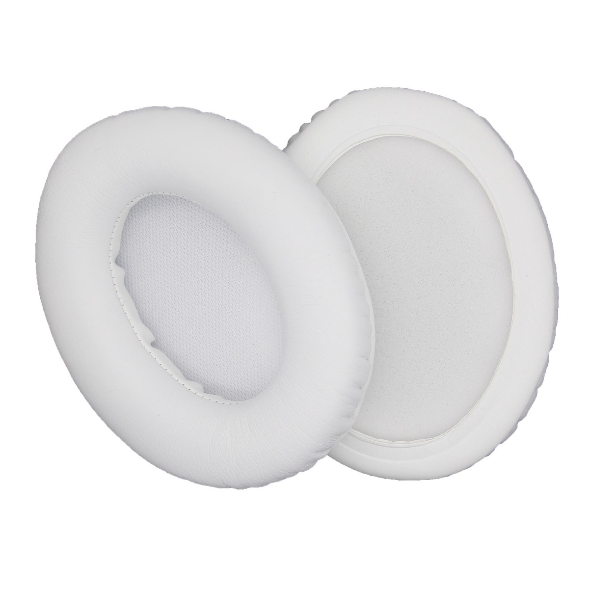 Zwei weiße Kopfhörerpolster, oval, mit Textur auf der Innenseite.