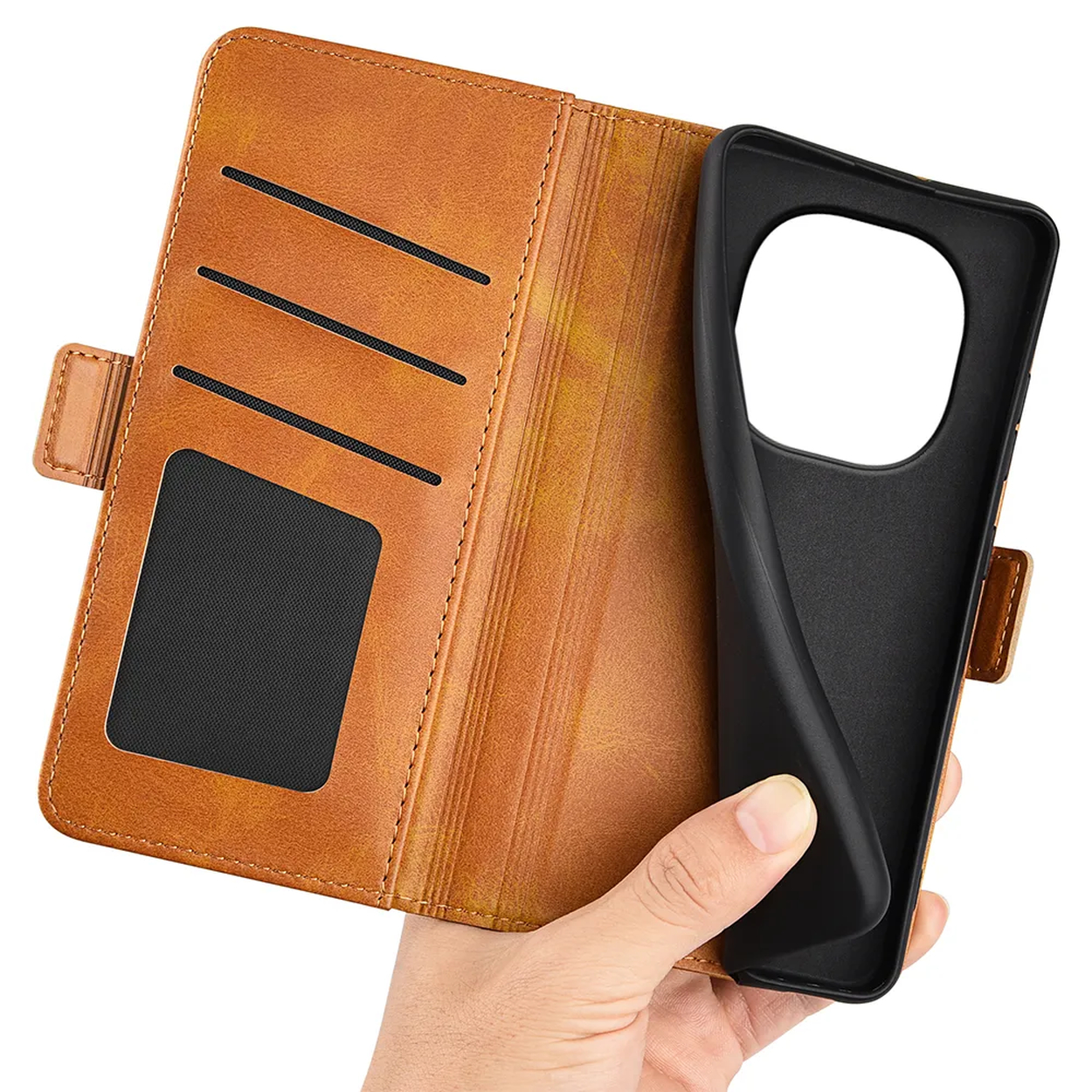 Étui portefeuille marron pour téléphone avec insert noir et fentes.