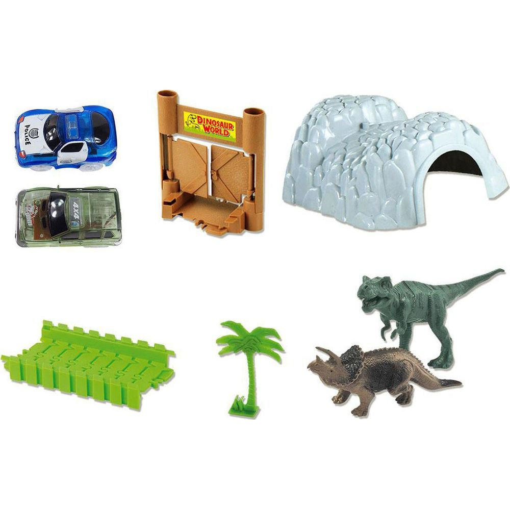 Spielzeug-Dinosaurier, Autos, Tor und Eisgrotte auf weißem Hintergrund.