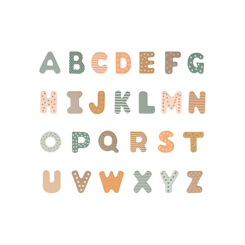Lettere dell'alfabeto A-Z con motivi e colori su sfondo bianco.