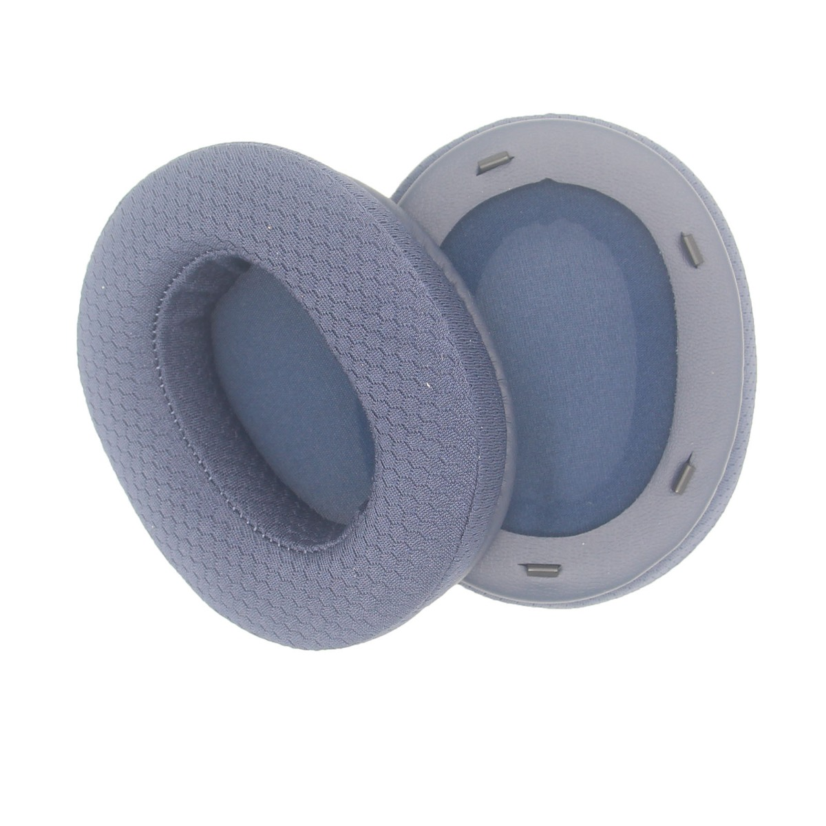 Due cuscinetti auricolari blu scuro per cuffie, uno mostra il lato interno.