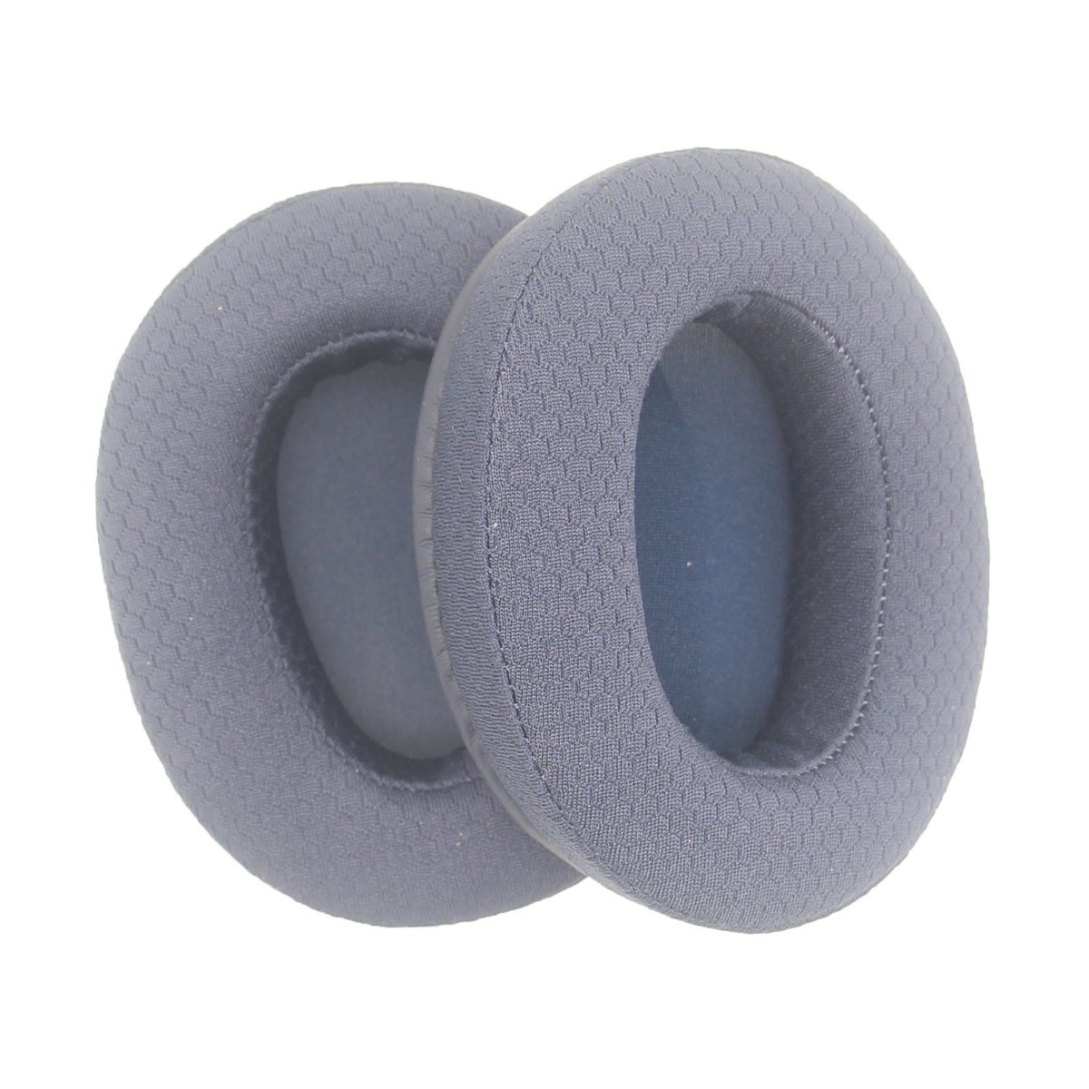 Due cuscinetti auricolari blu scuro con motivo giacciono uno accanto all'altro.