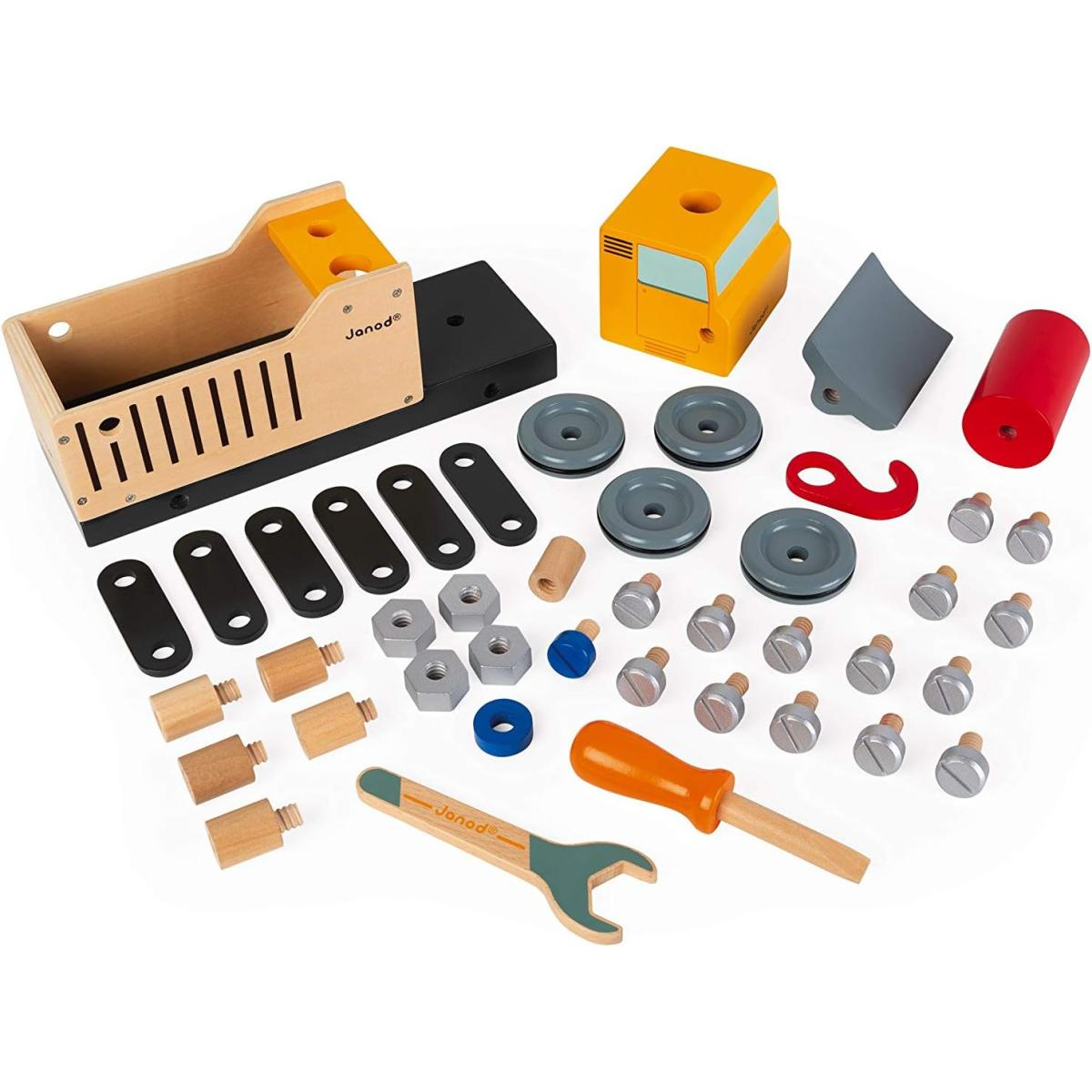 Jeu de construction en bois avec roues, écrous, boulons, outils et pièces.