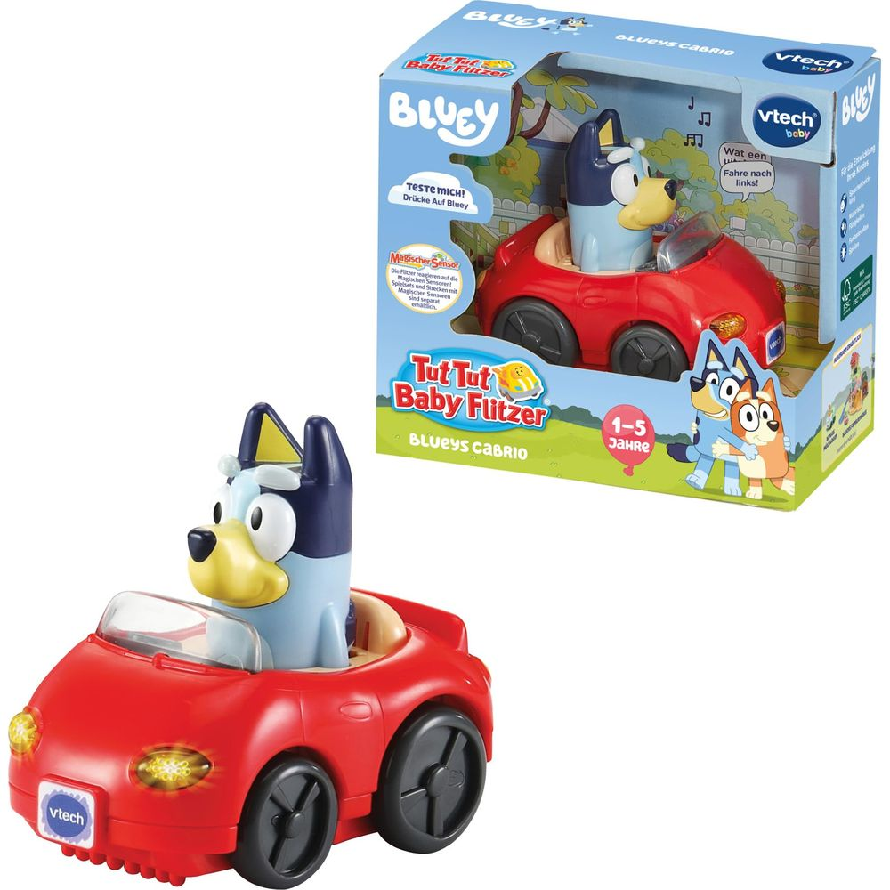 Blauer Hund Bluey in einem roten Vtech Spielzeugauto, mit Verpackung.