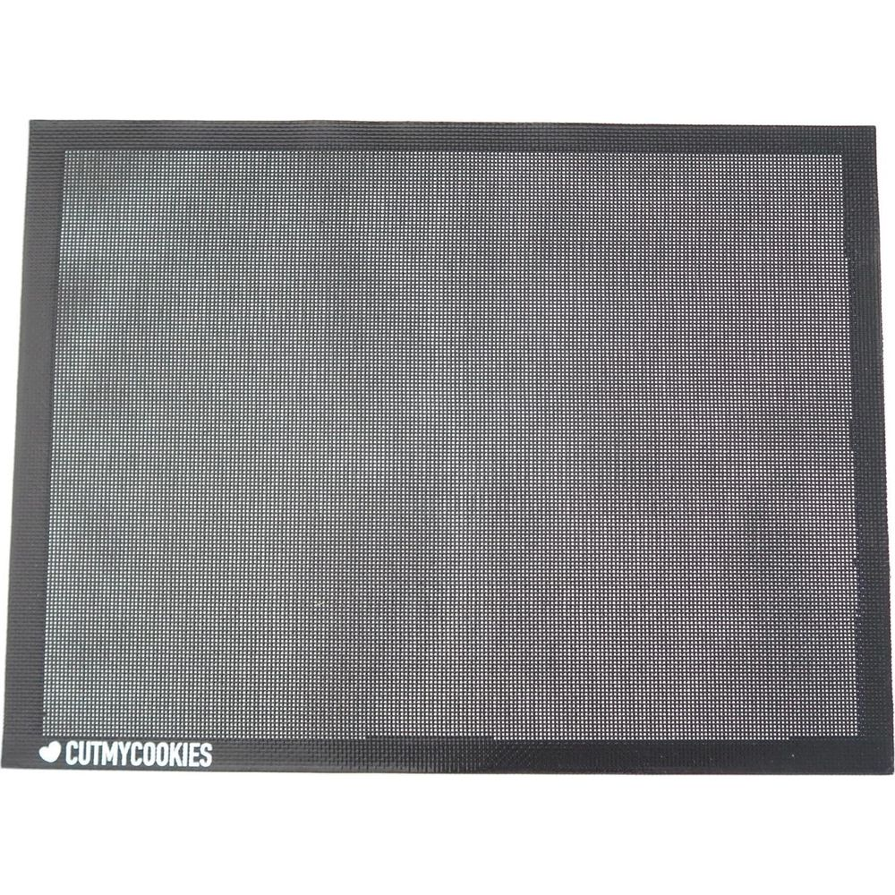 Schwarze Backmatte mit feinem Gittermuster und Logo unten links.