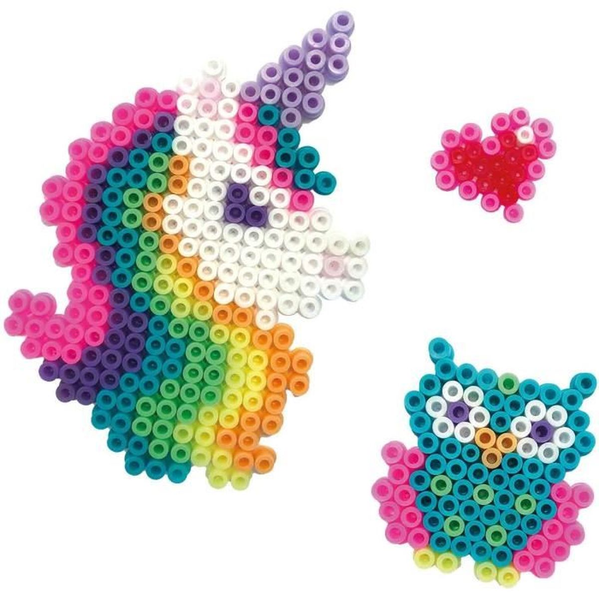 Ein Einhorn, Herz und Eule aus bunten Bügelperlen.