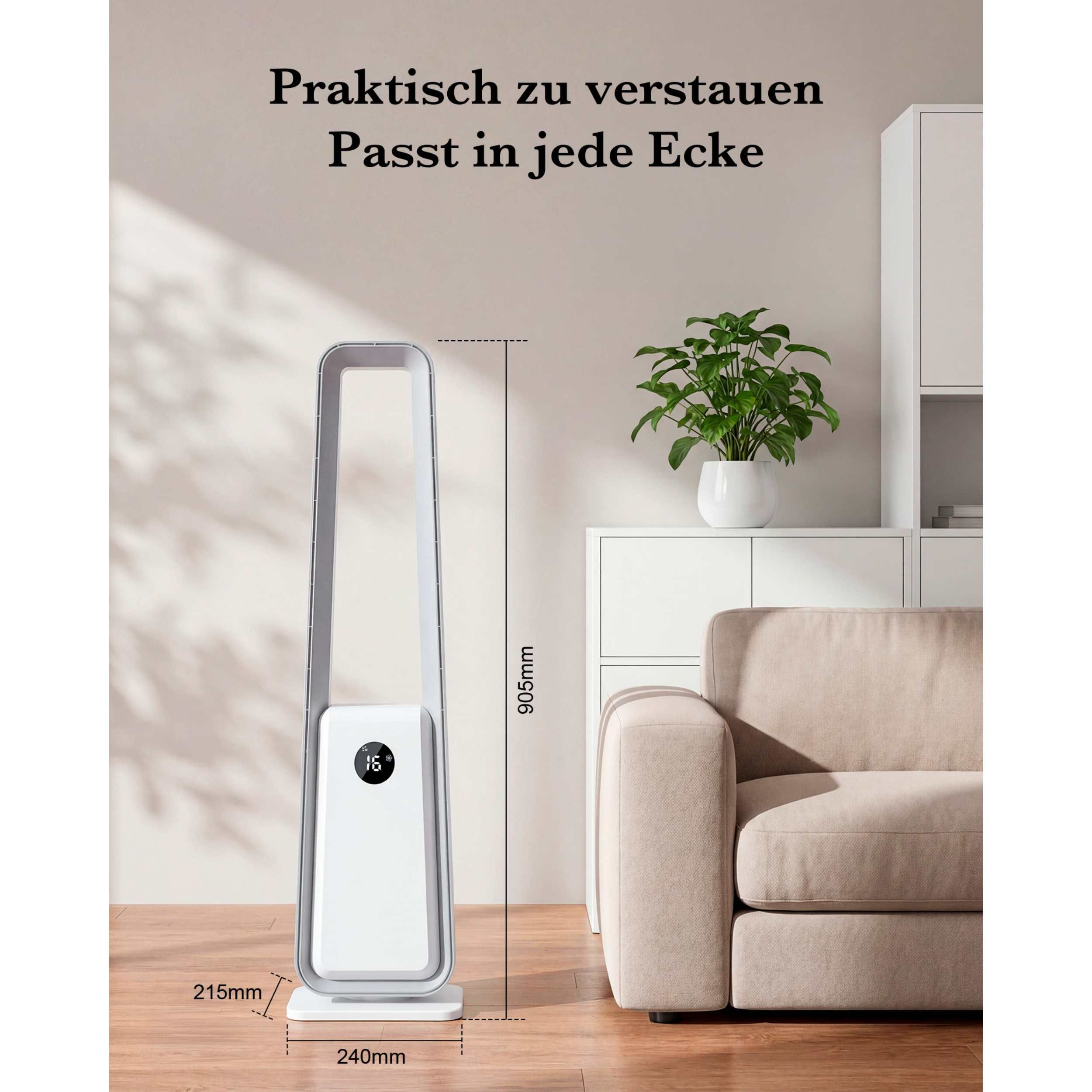 Ein schlanker, weißer Turmlüfter steht neben einem beigen Sofa. Maße sind angegeben.