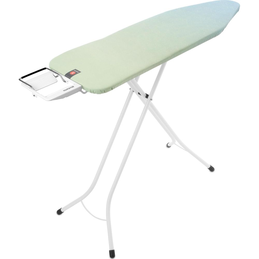 Une planche à repasser blanche avec une housse dégradée vert et bleu s'étendant vers le haut.