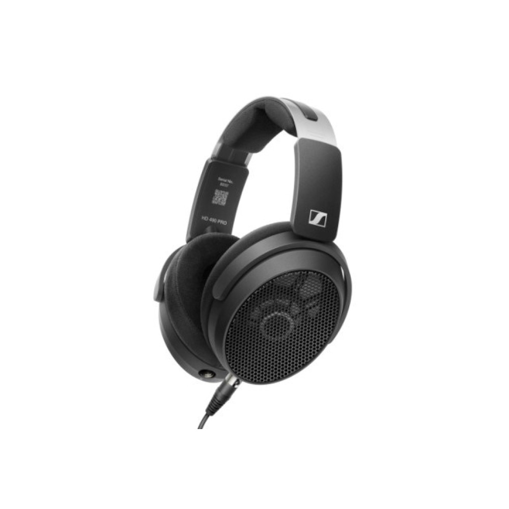 Czarne słuchawki Sennheiser HD 400 PRO z kablem na białym tle.
