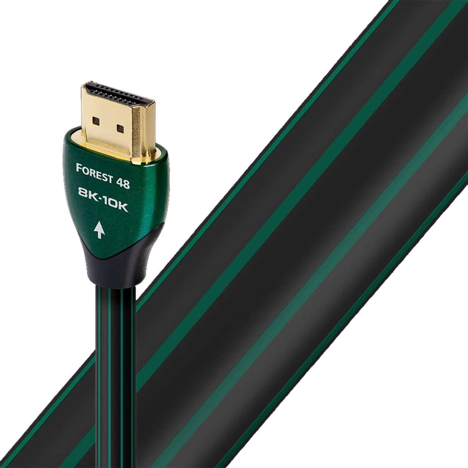 Üzerinde "FOREST 48 8K-10K" yazılı yeşil konnektörlü ve yeşil çizgili siyah kablolu bir HDMI kablosu.